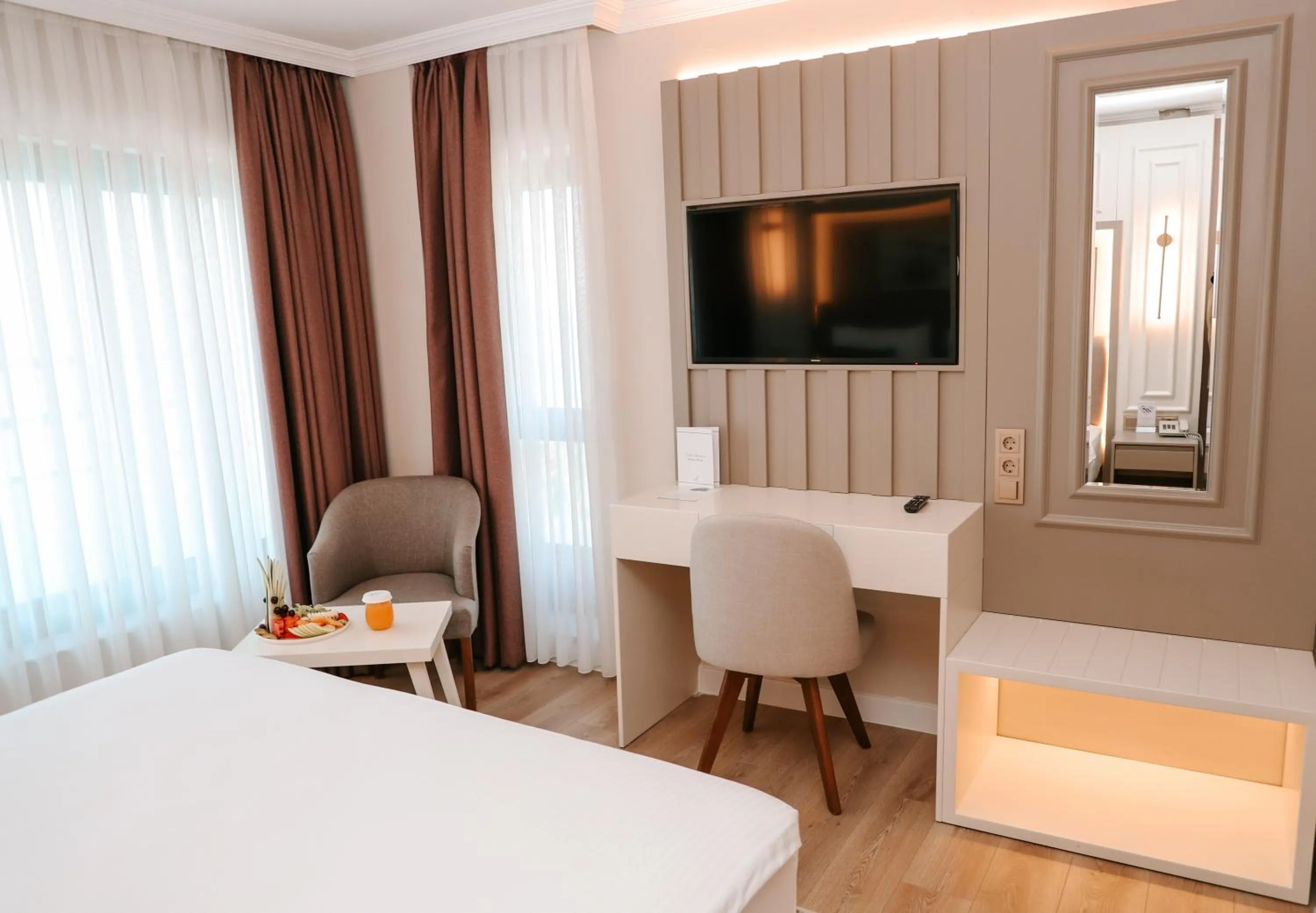 View (from property/room), Bed in Vira Otel Suites