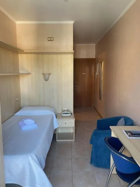 Bedroom, Bed in Hotel La Perla