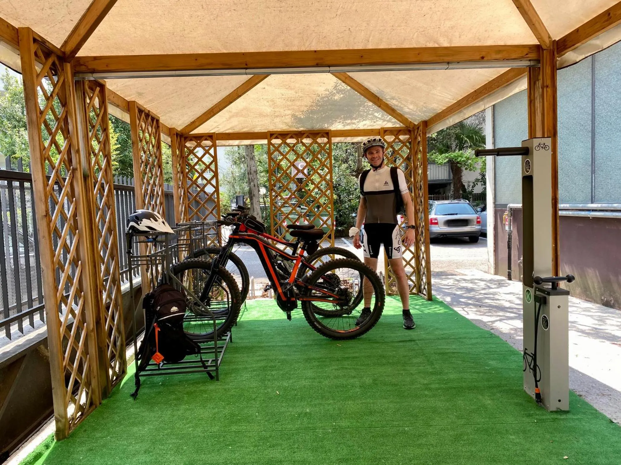 Parking in Hotel La Perla