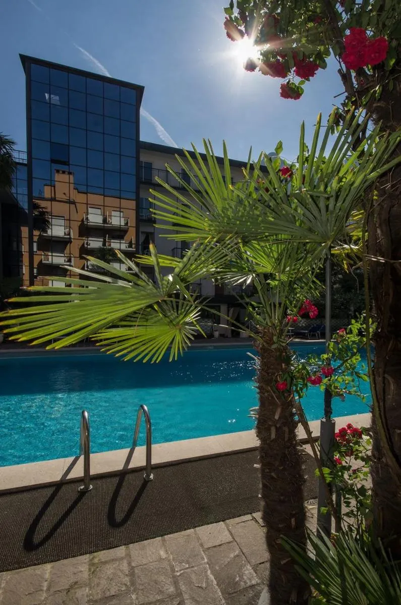 Swimming pool in Hotel La Perla