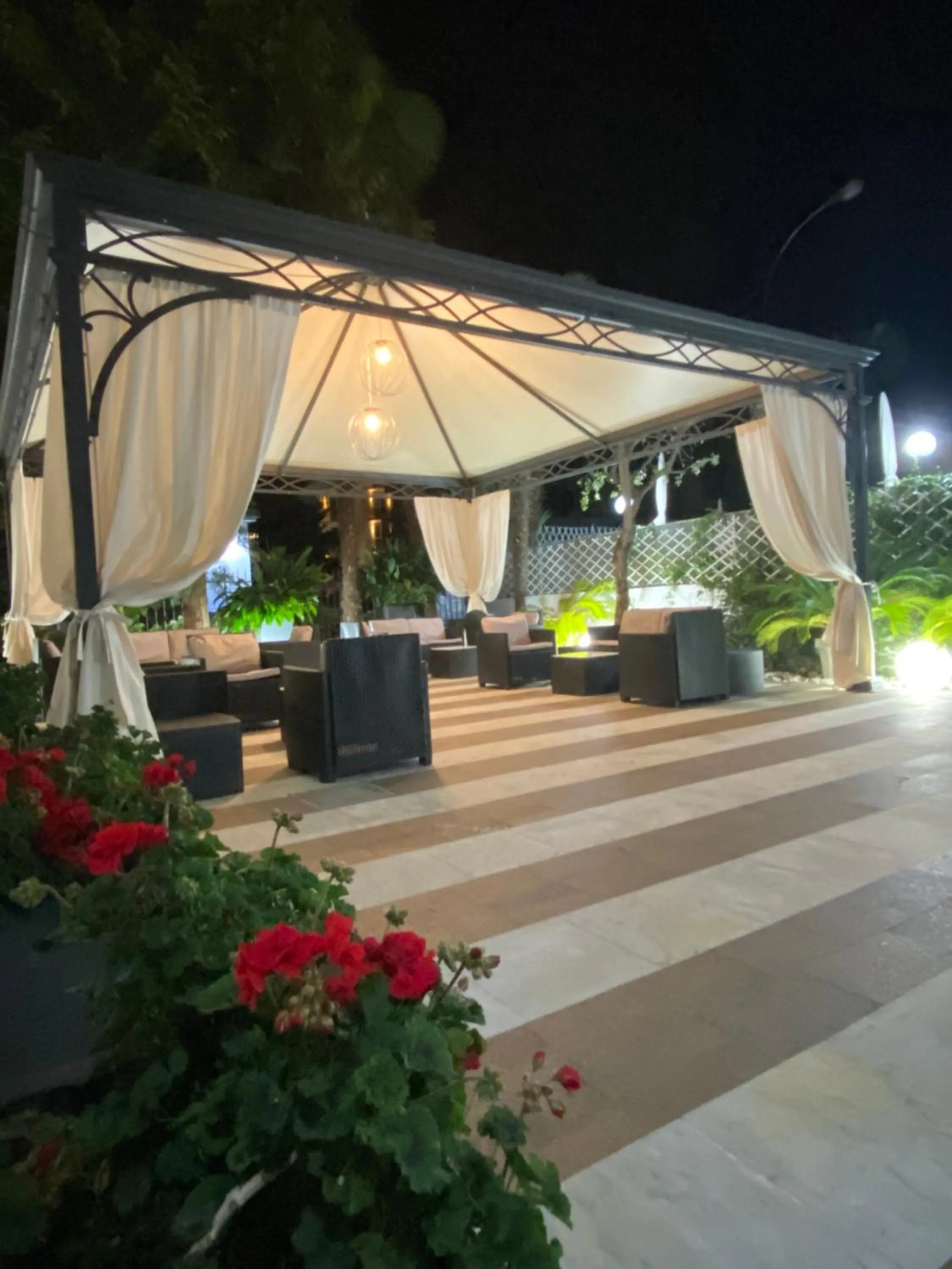 Patio in Hotel La Perla