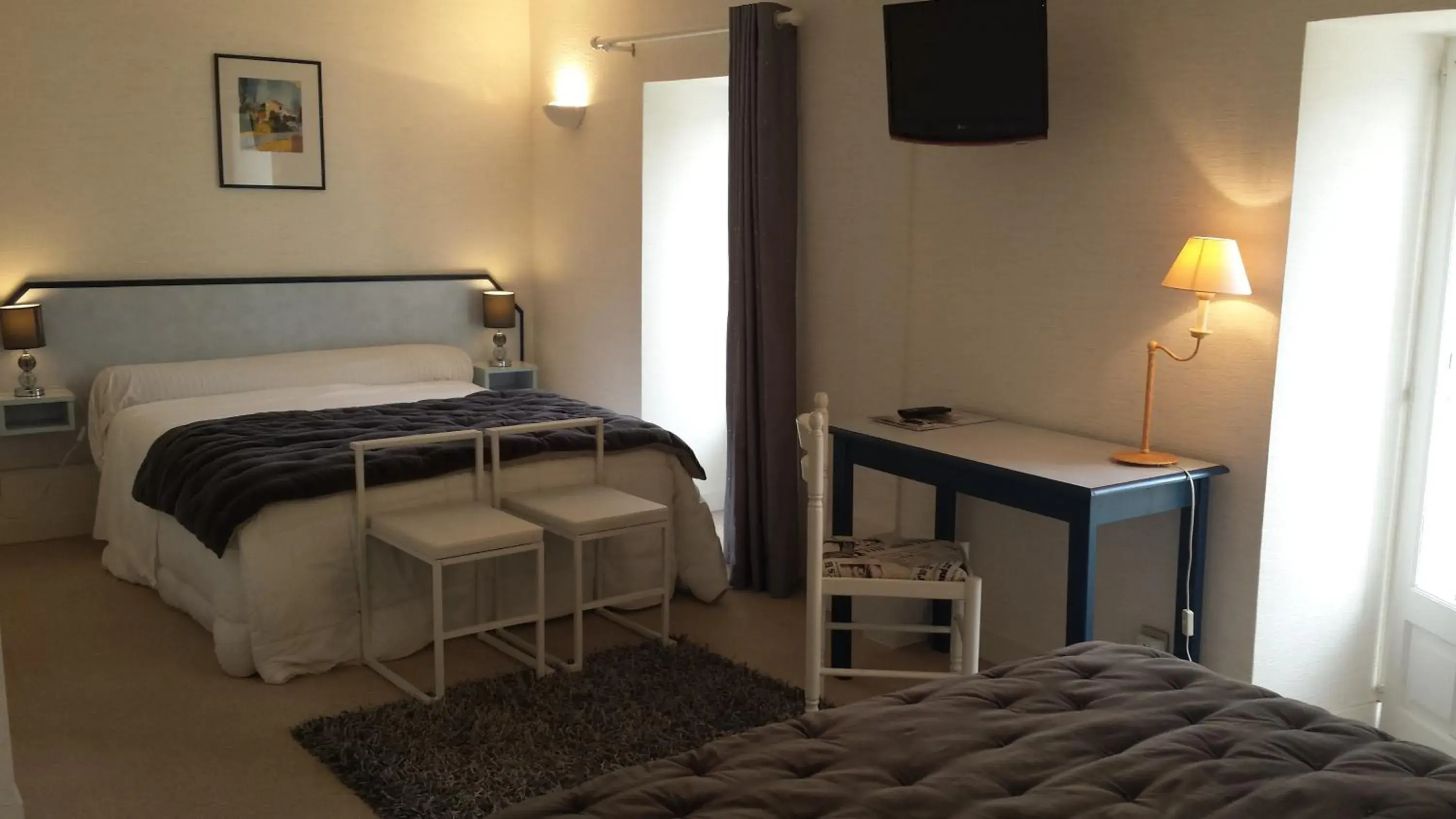 Quadruple Room in hôtel restaurant Beau-rivage Quadruple Room in hôtel restaurant Beau-rivage