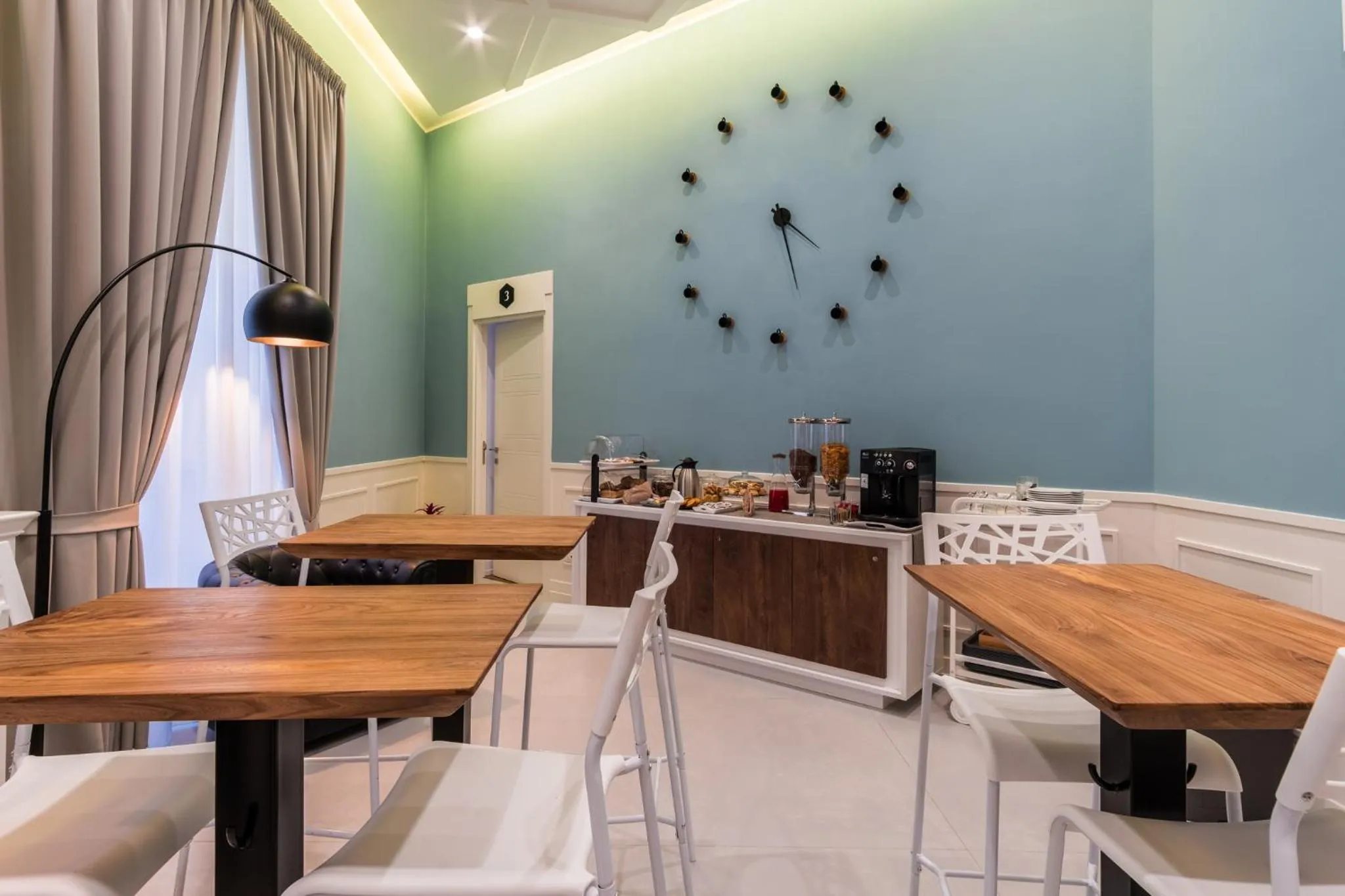 Communal lounge/ TV room in VistaViva B&B