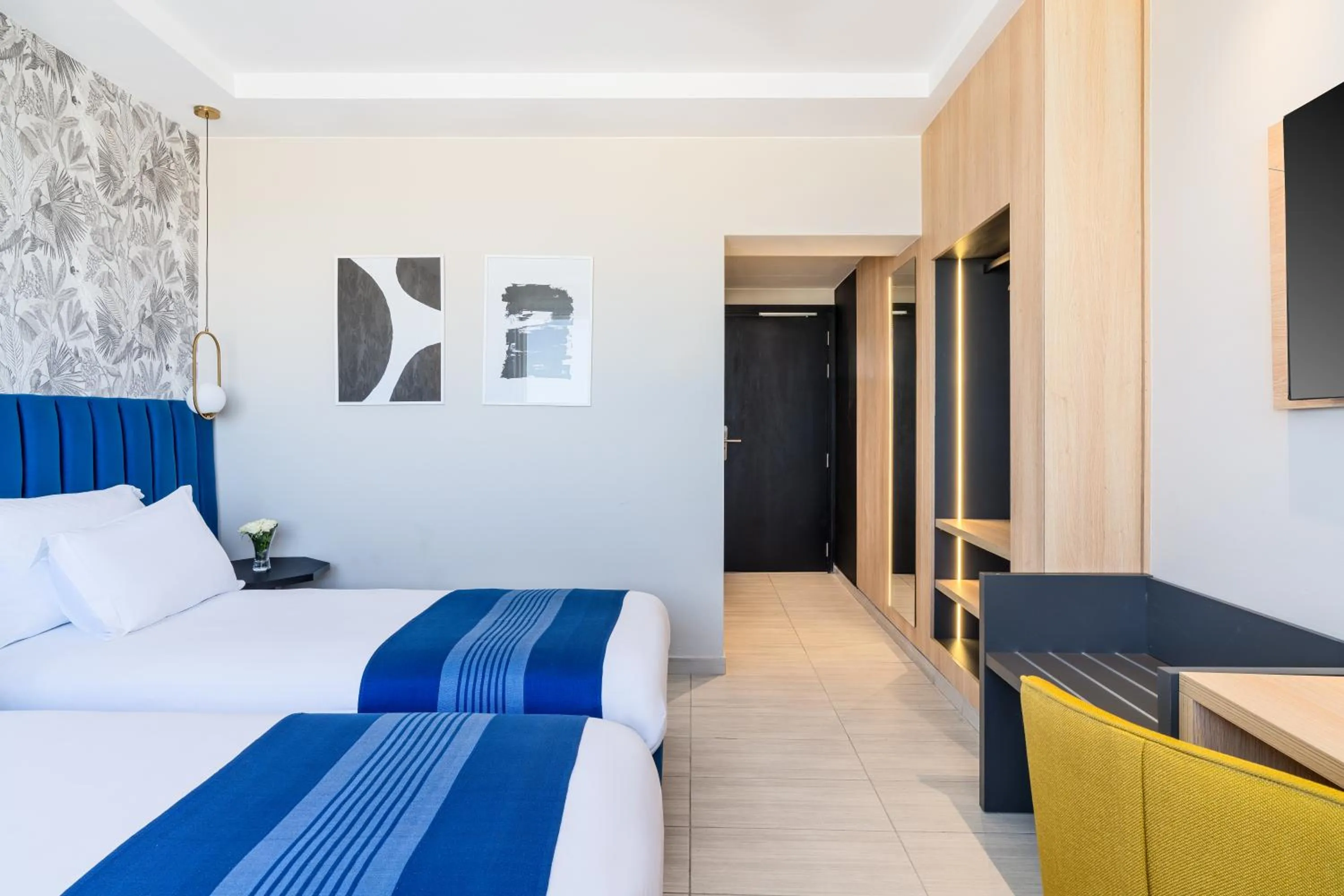 Bedroom, Bed in Kenzi Solazur