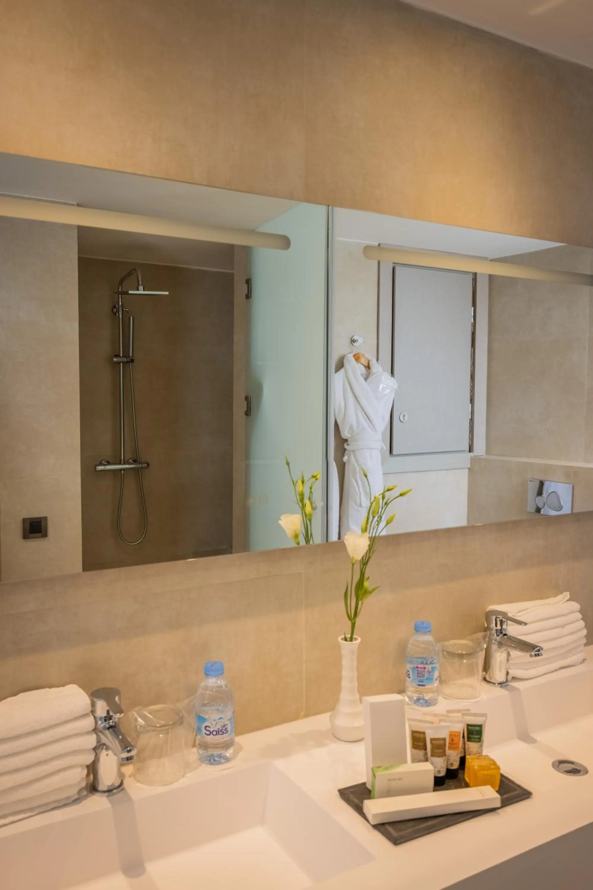 Bathroom in Kenzi Solazur