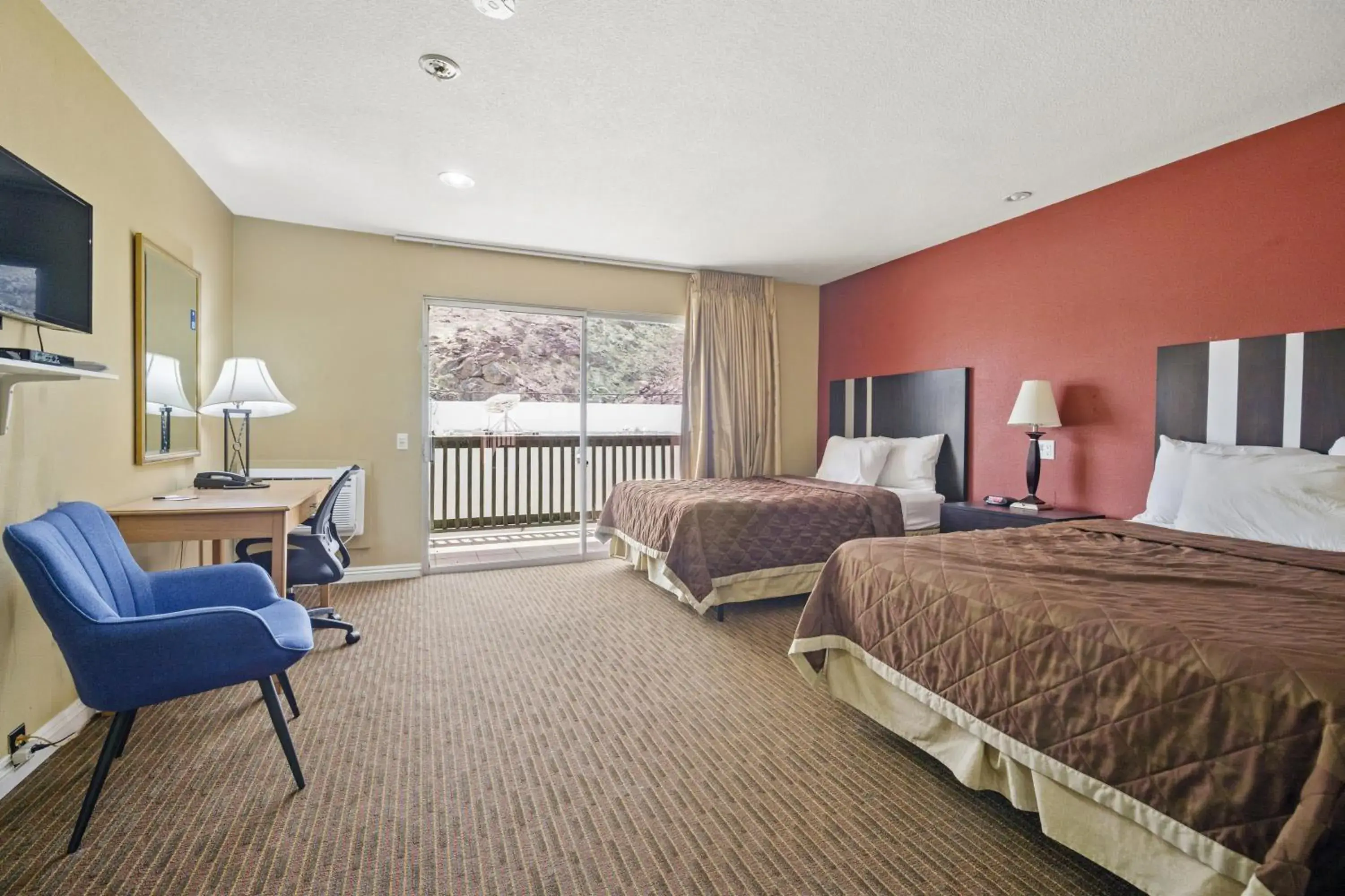 Bed in Sol Springs Inn Bed in Sol Springs Inn