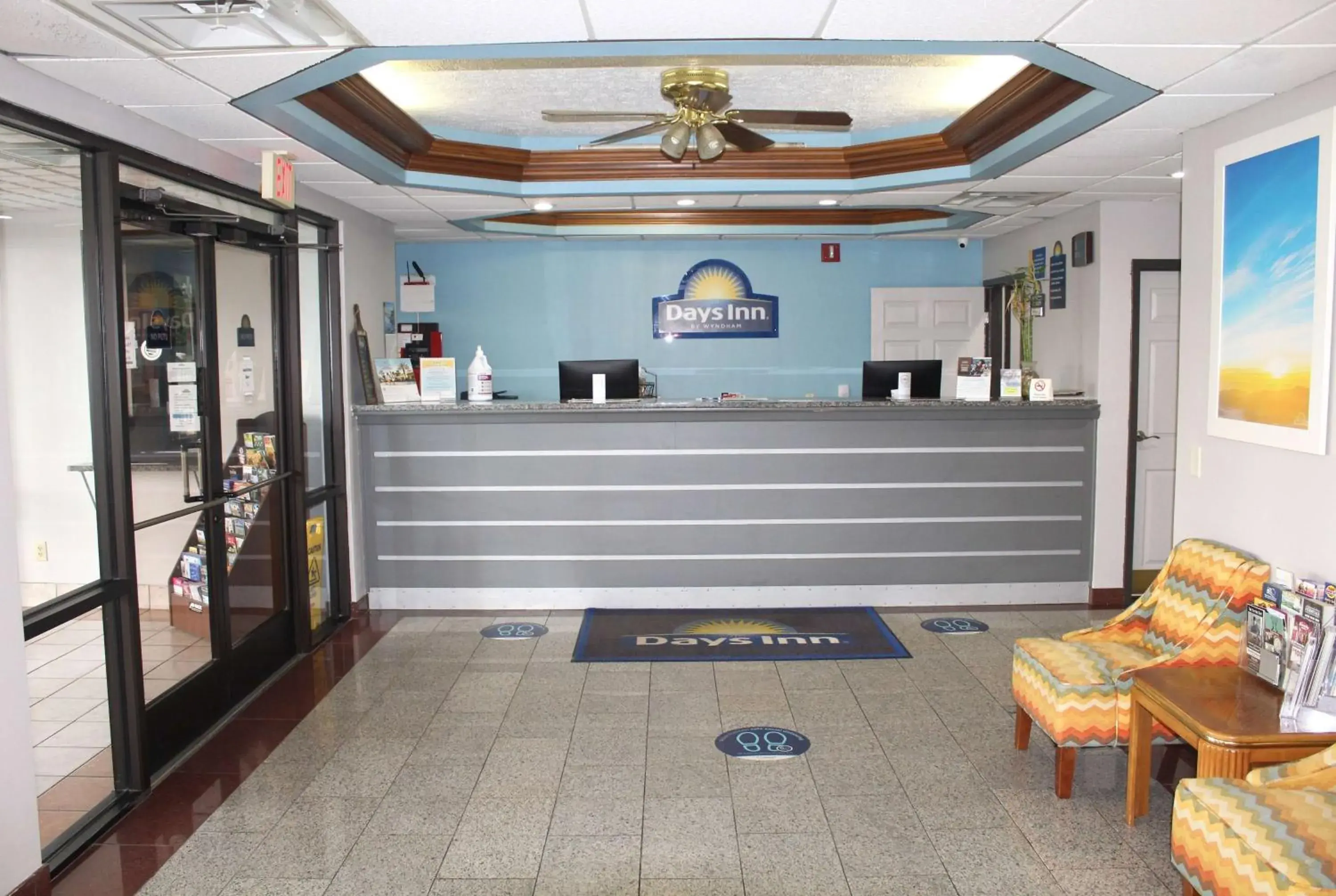 Lobby or reception in Days Inn by Wyndham Franklin Lobby or reception in Days Inn by Wyndham Franklin