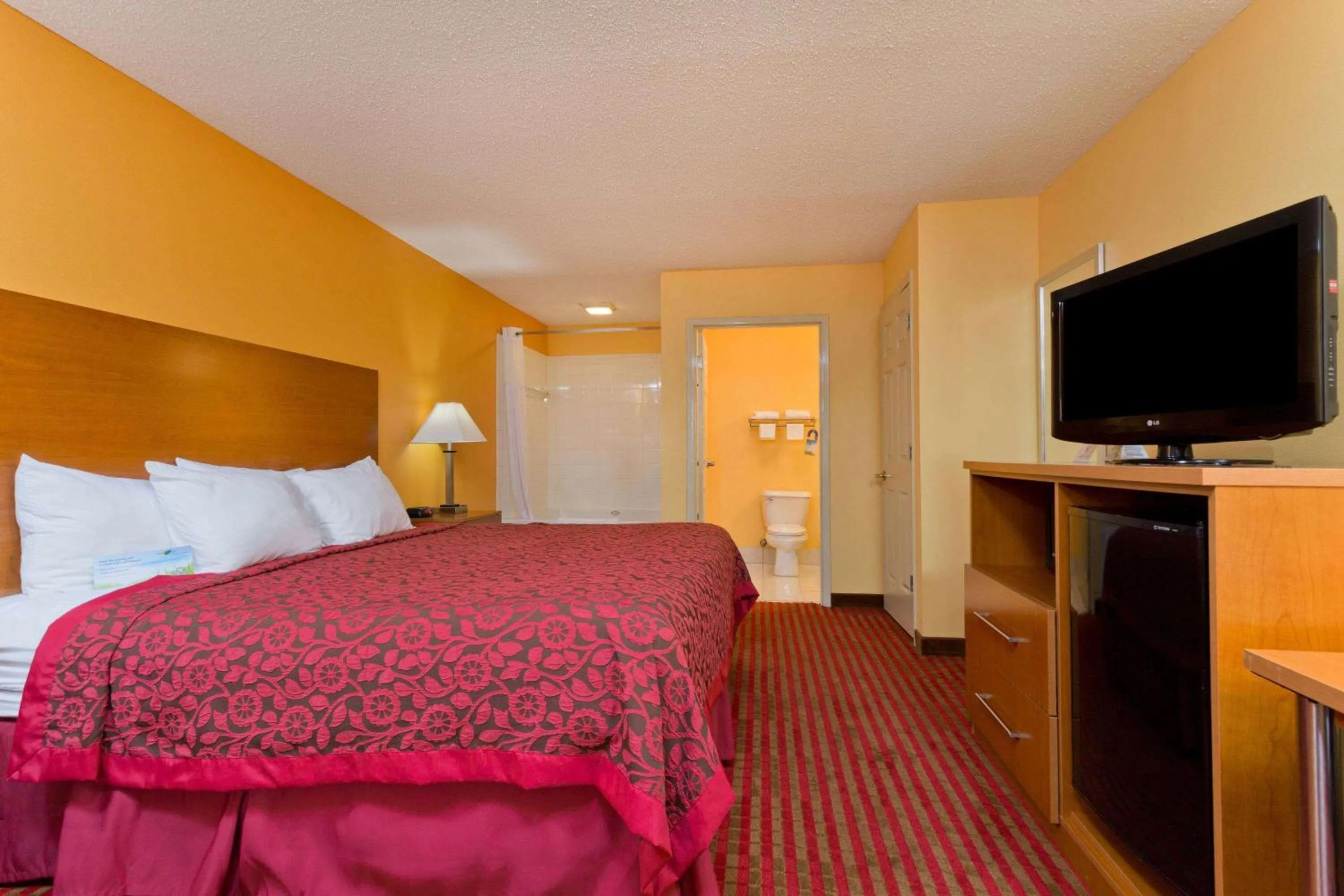 Bed in Days Inn by Wyndham Franklin