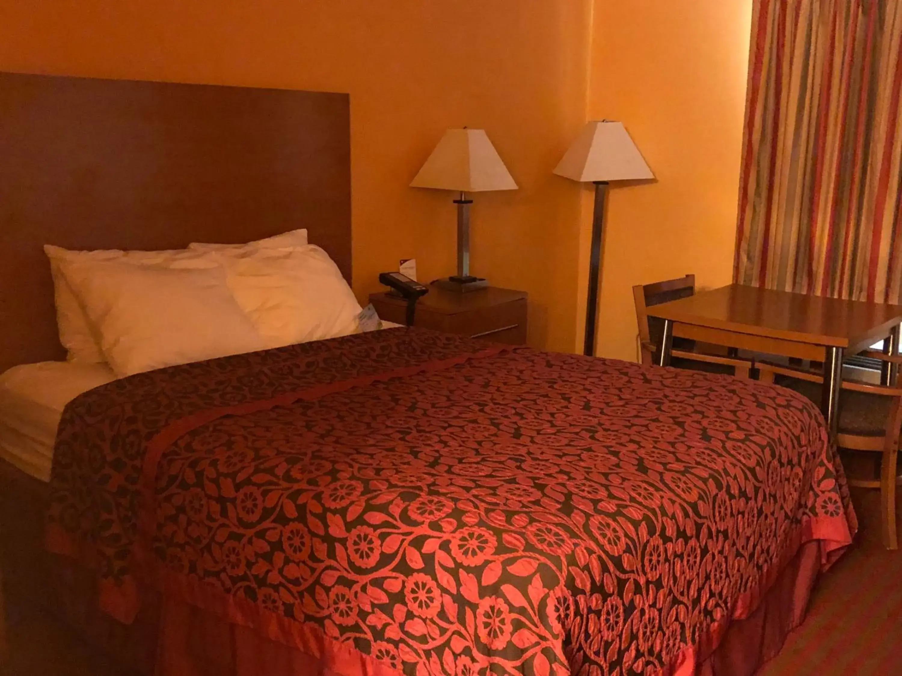 Bed in Days Inn by Wyndham Franklin Bed in Days Inn by Wyndham Franklin