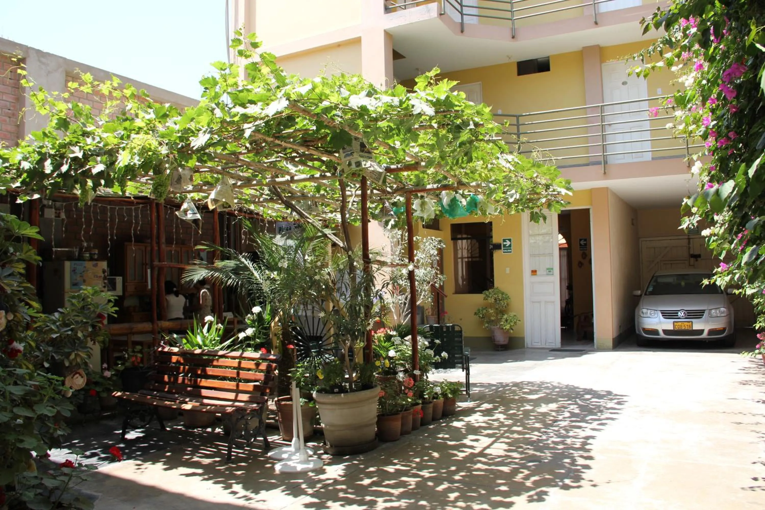 Patio in Hostal Tambo Colorado