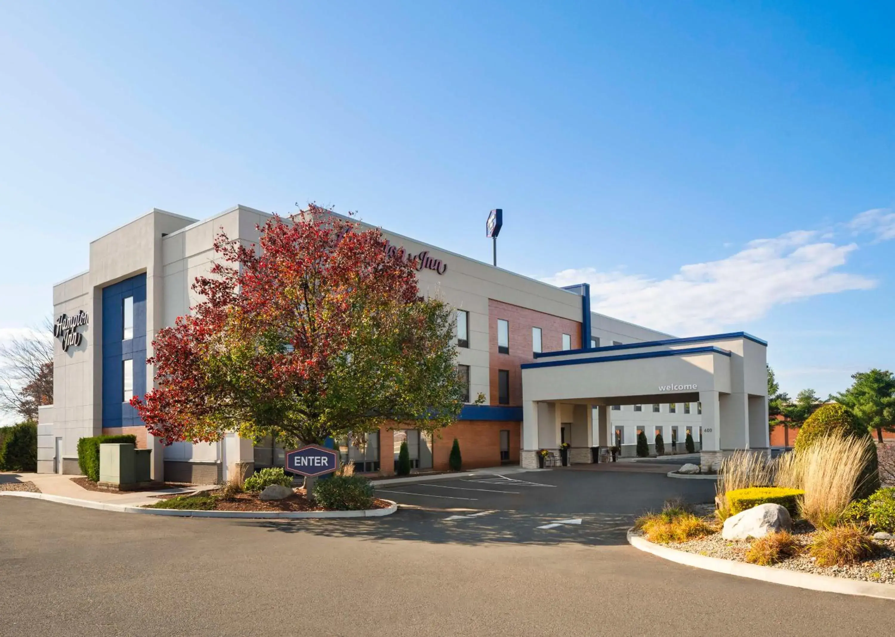 Property building in Hampton Inn Chicopee - Springfield Property building in Hampton Inn Chicopee - Springfield
