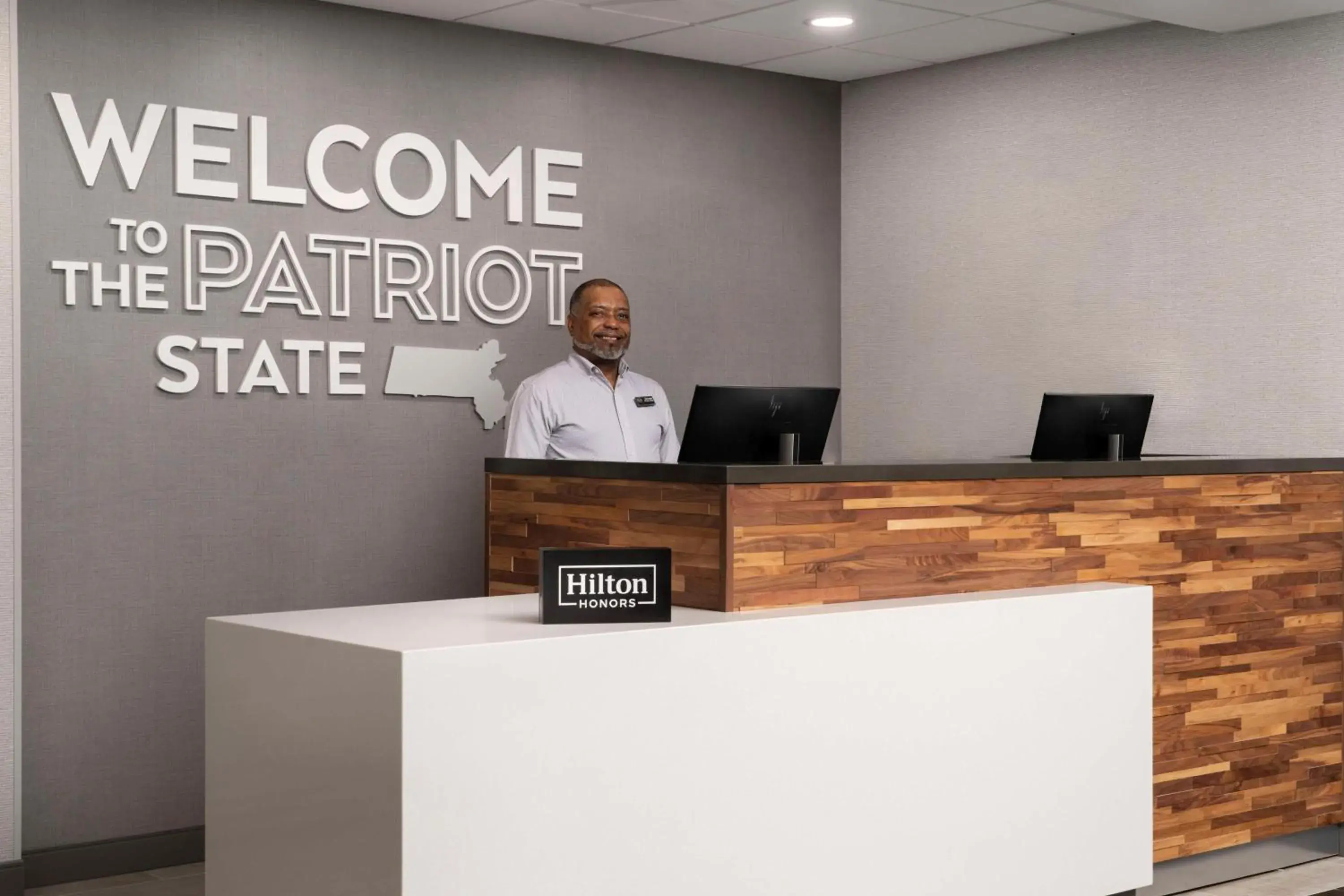 Lobby or reception in Hampton Inn Chicopee - Springfield Lobby or reception in Hampton Inn Chicopee - Springfield