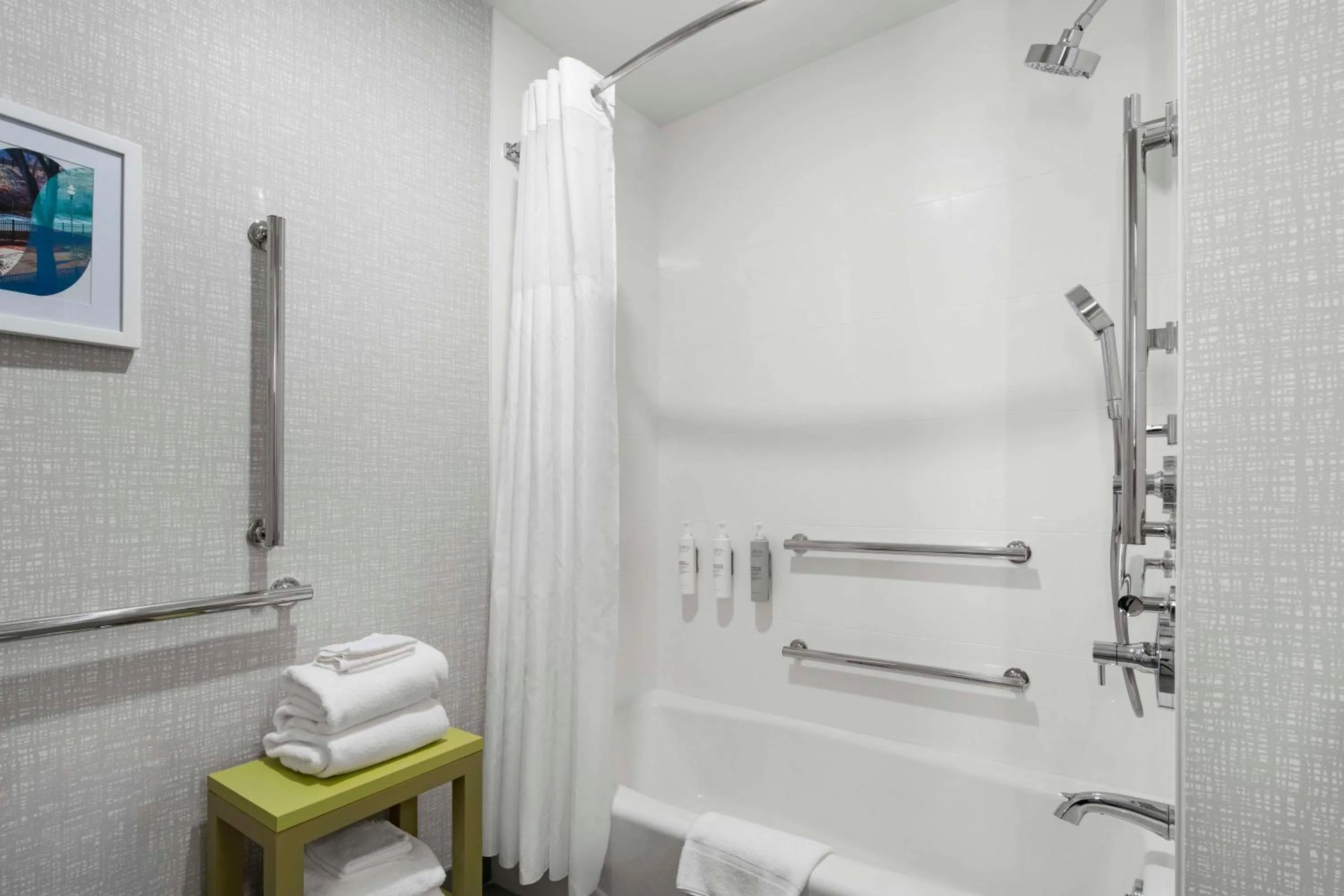 Bathroom in Hampton Inn Chicopee - Springfield