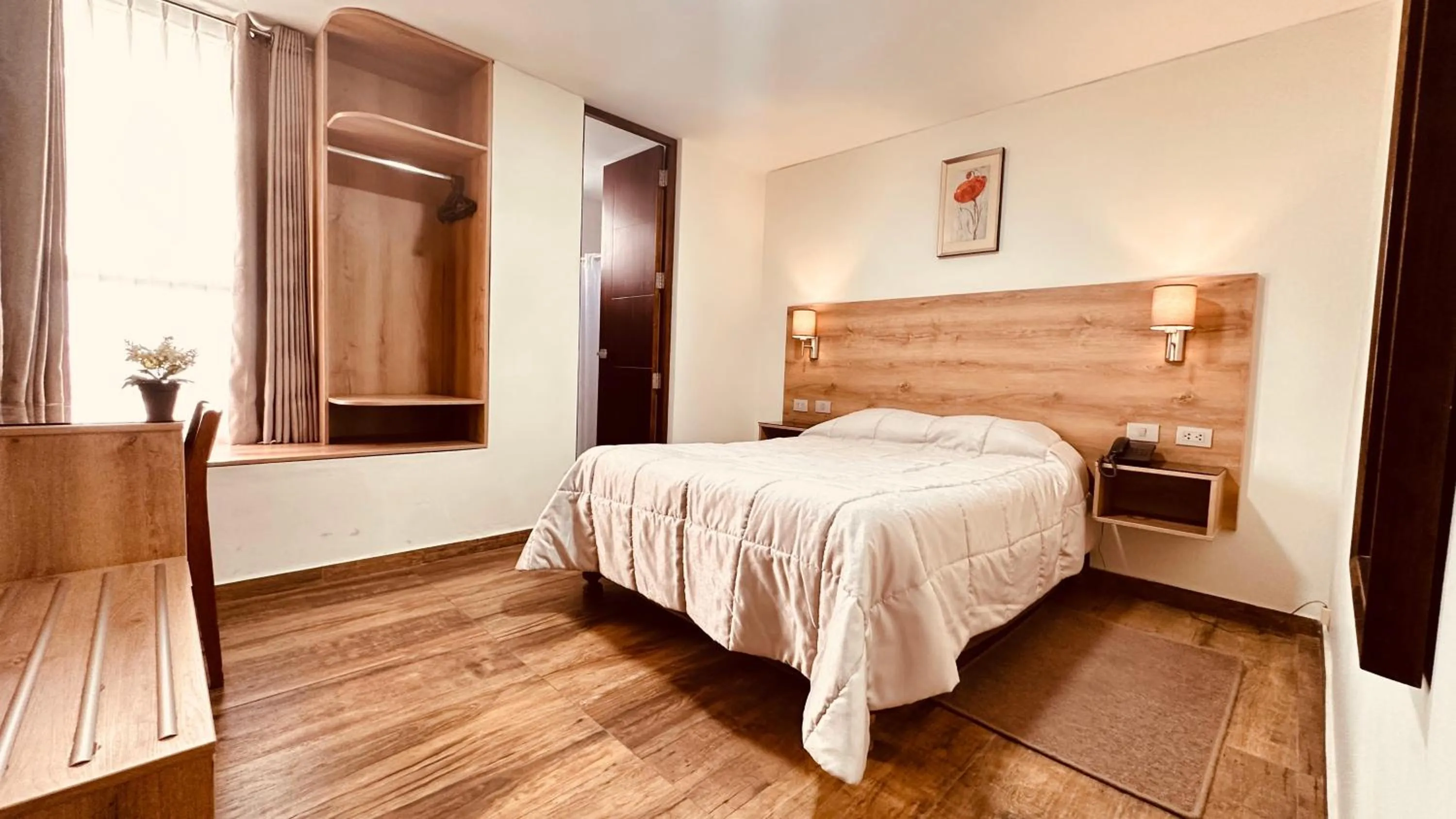 Photo of the whole room, Bed in Arequipa Inn