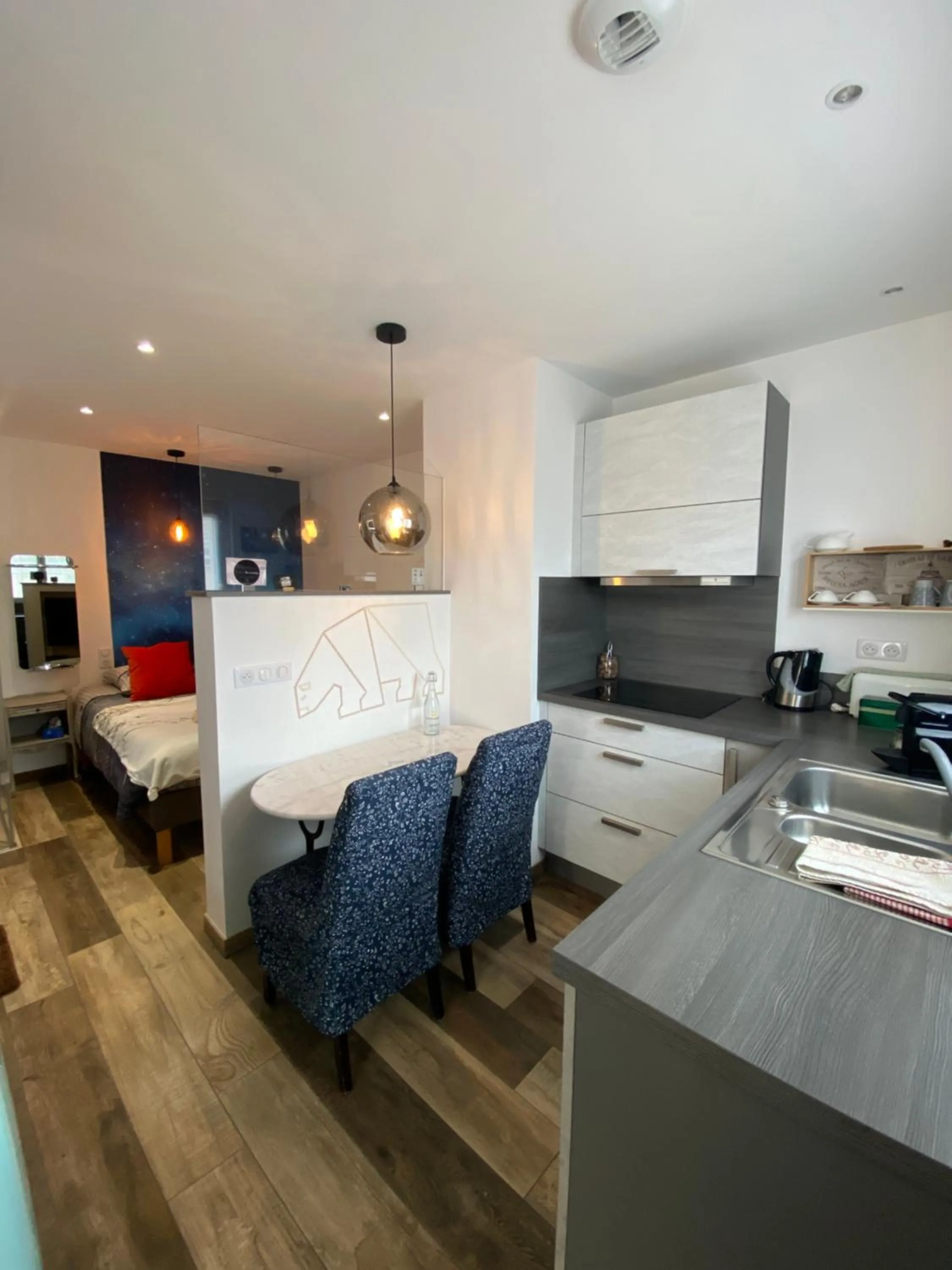 Photo of the whole room, Bed in Sleeping Bio Tea