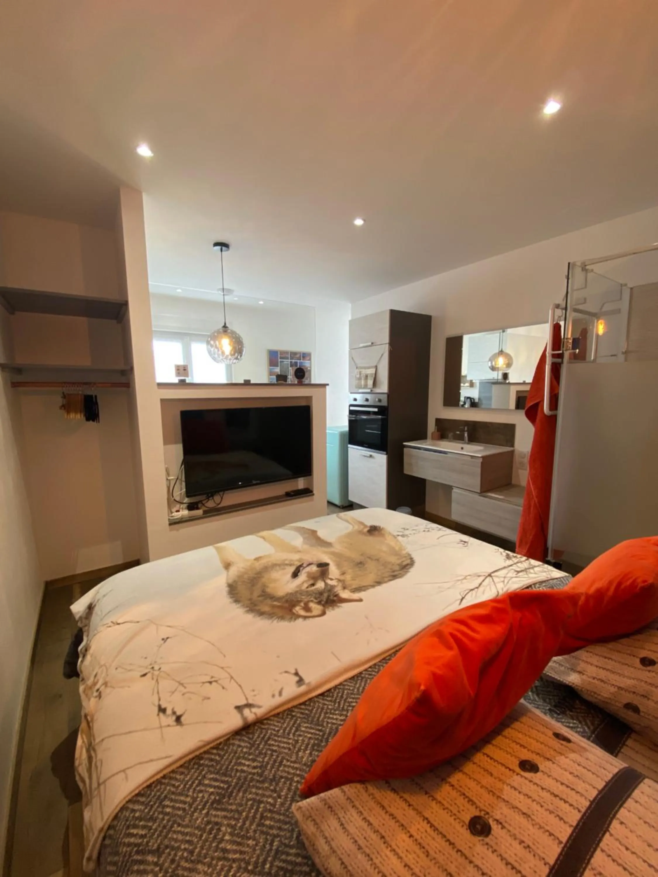 Bedroom, Bed in Sleeping Bio Tea