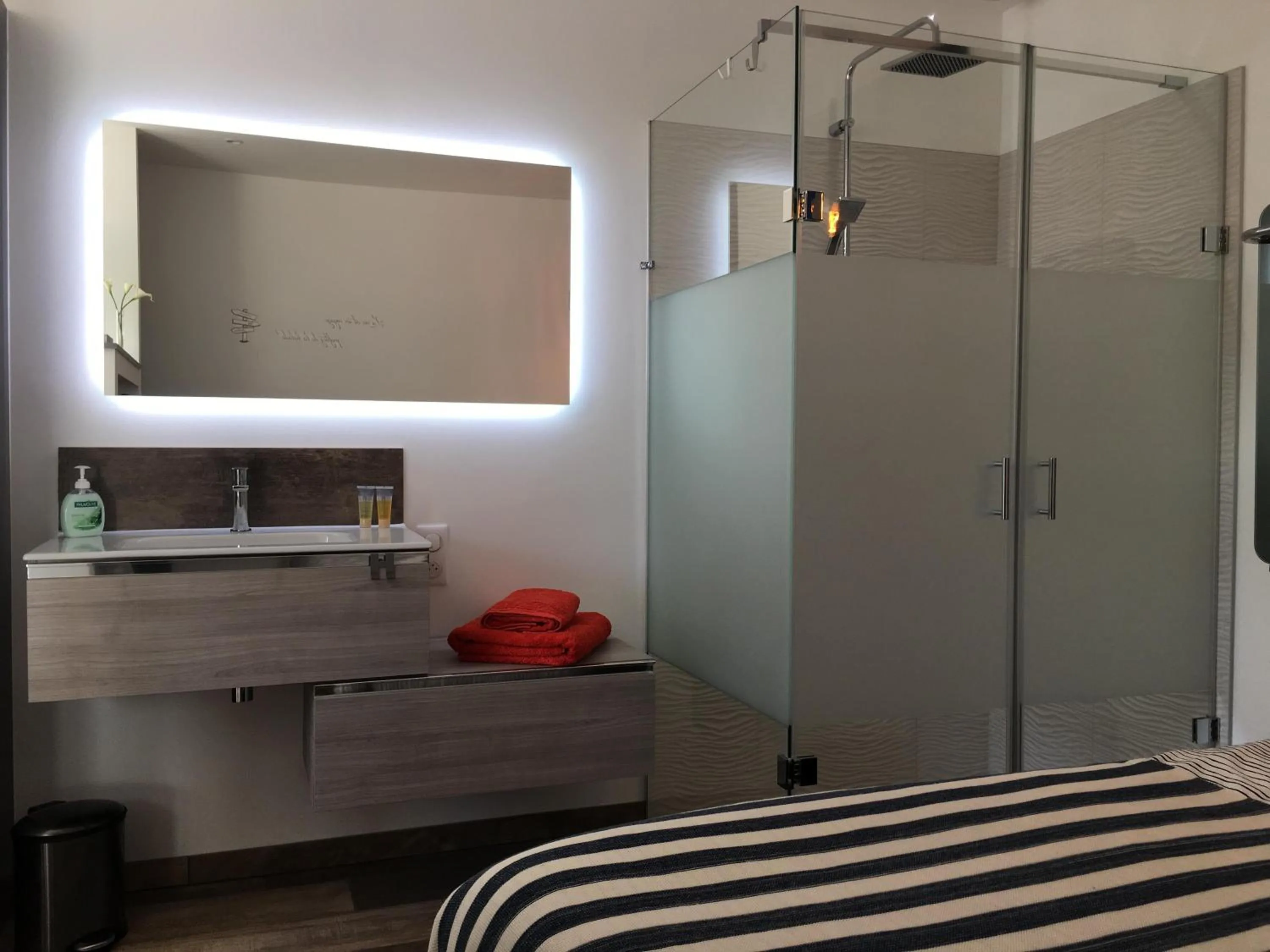 Shower in Sleeping Bio Tea