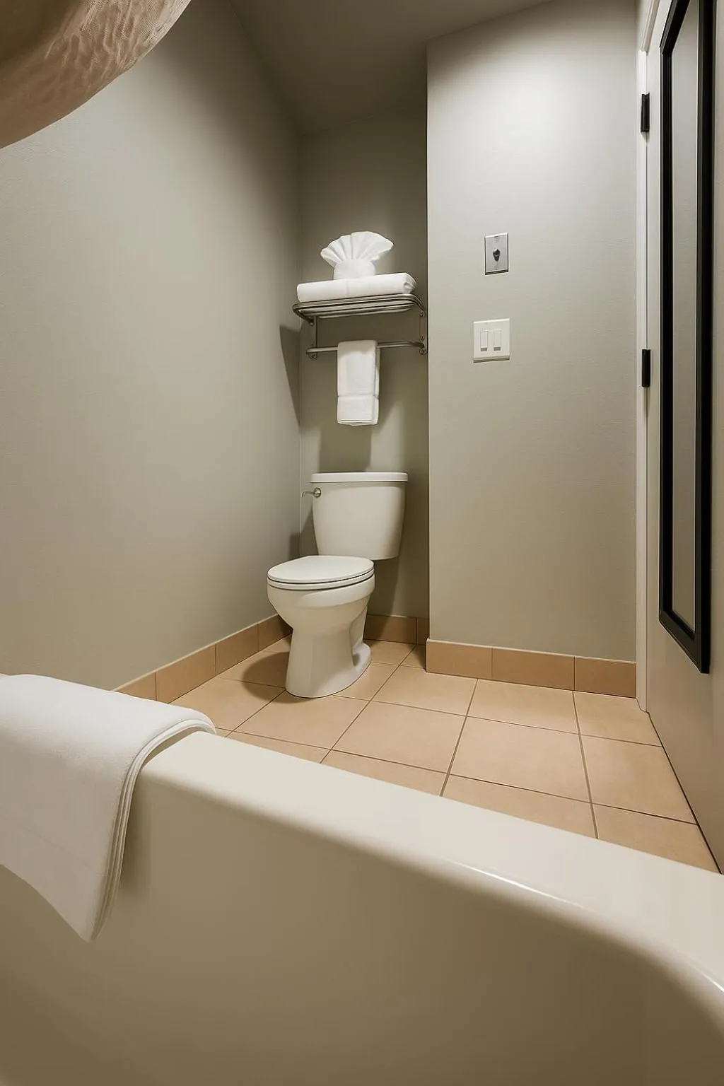 Bathroom in Sunnyside Inn and Suites