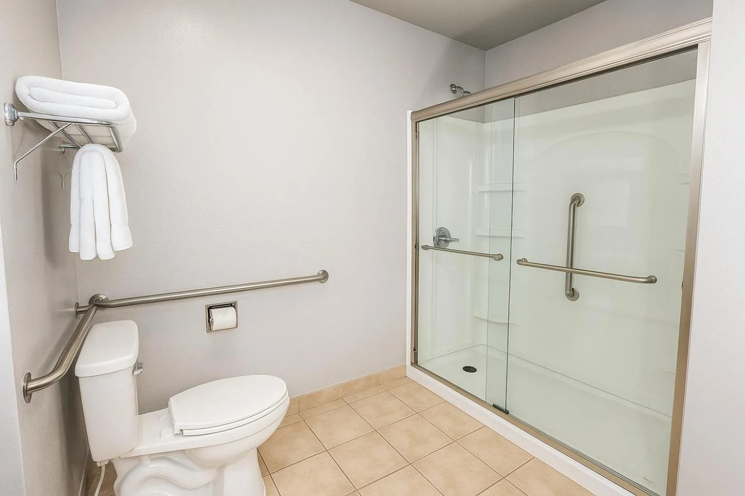 Shower in Sunnyside Inn and Suites