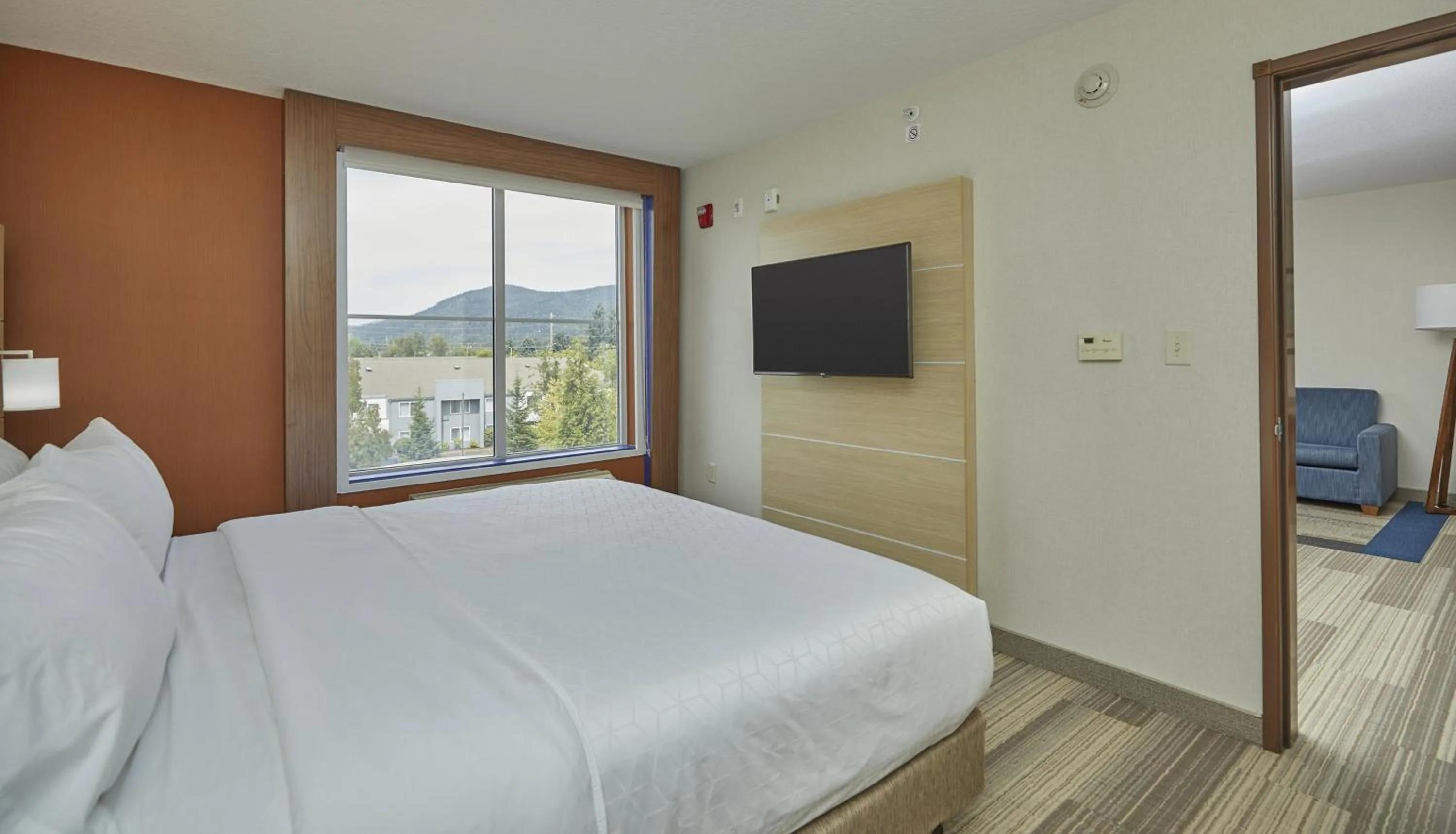 Photo of the whole room, Bed in Holiday Inn Express : Eugene - Springfield by IHG