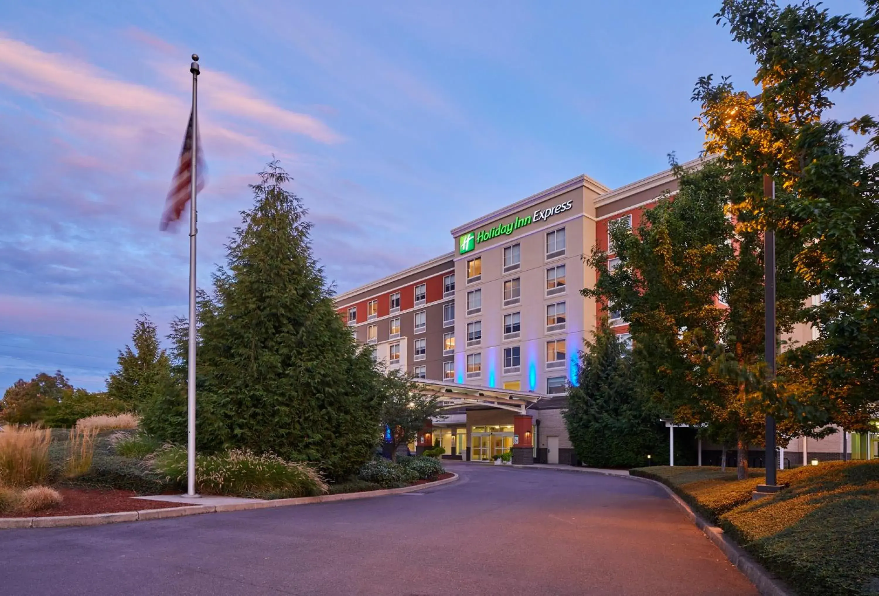 Property building in Holiday Inn Express : Eugene - Springfield by IHG Property building in Holiday Inn Express : Eugene - Springfield by IHG
