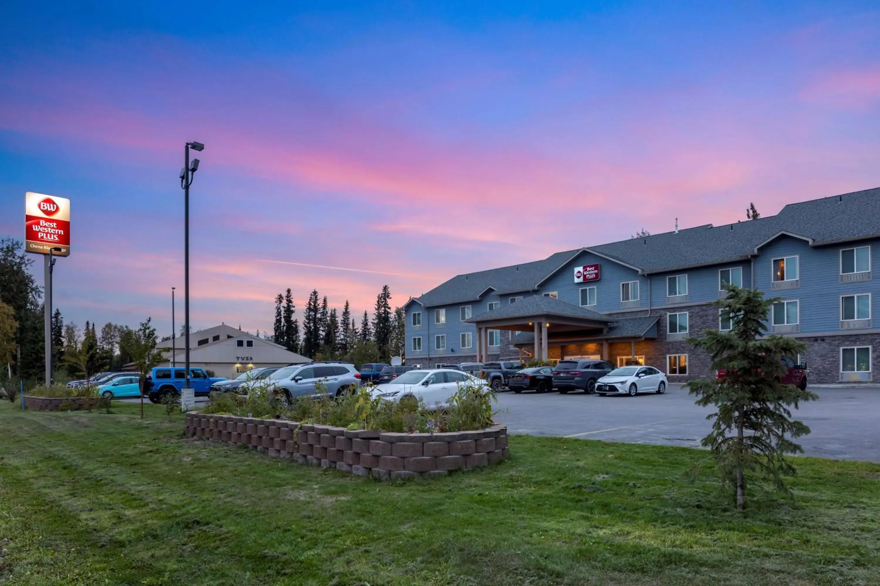 Property building in Best Western Plus Chena River Lodge Property building in Best Western Plus Chena River Lodge