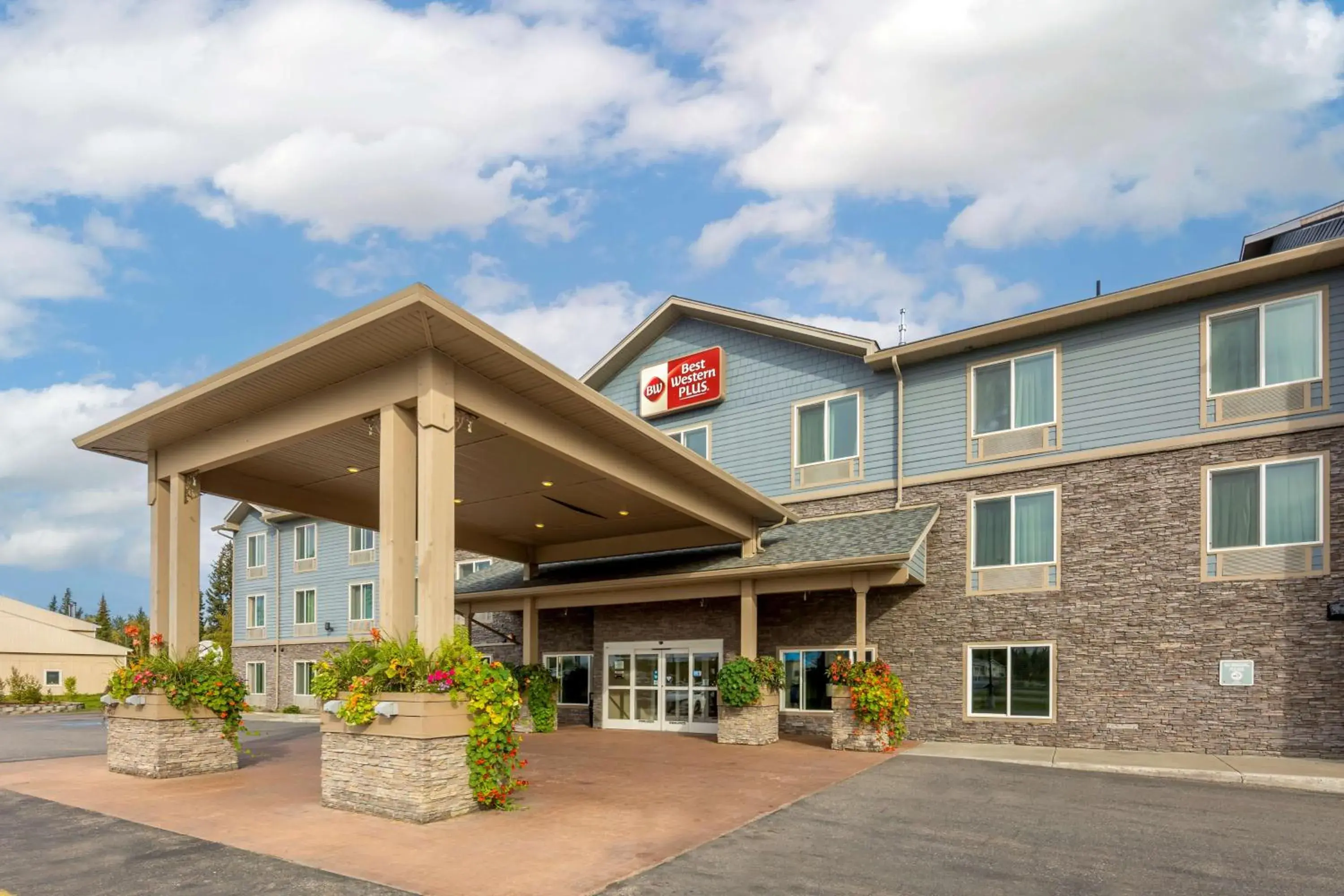 Property building in Best Western Plus Chena River Lodge Property building in Best Western Plus Chena River Lodge