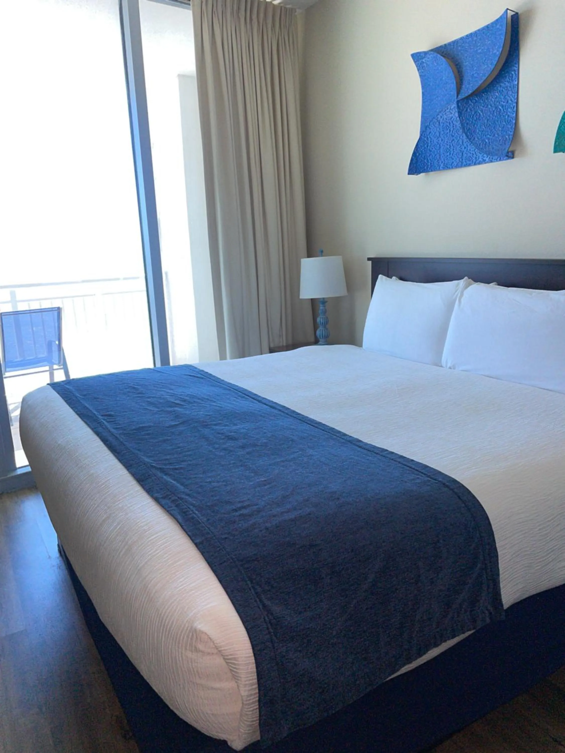 Bedroom, Bed in South Beach Biloxi Hotel & Suites