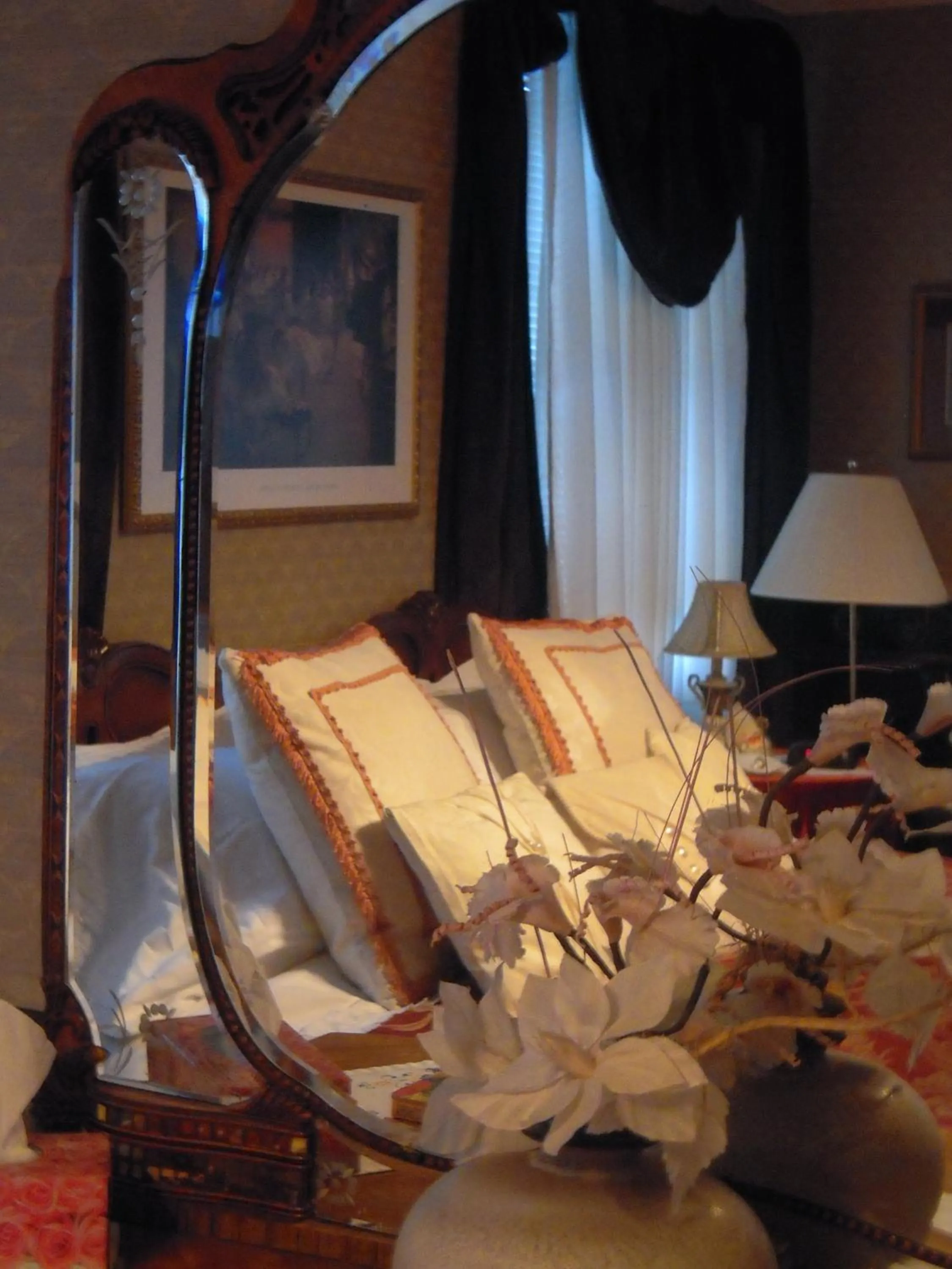 Decorative detail in L'Arvidienne Couette et Café