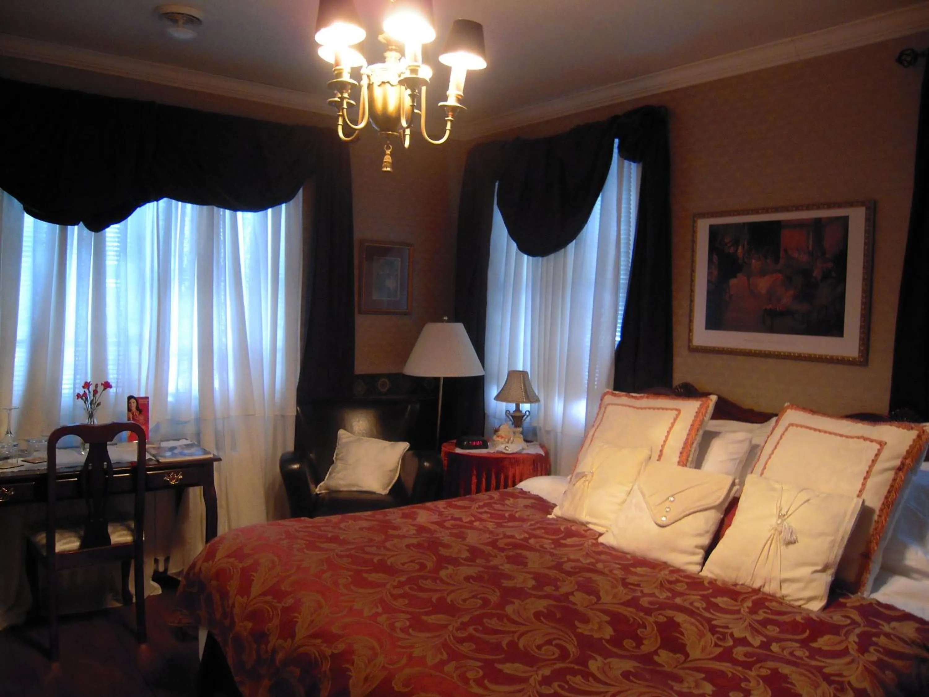 Photo of the whole room, Bed in L'Arvidienne Couette et Café