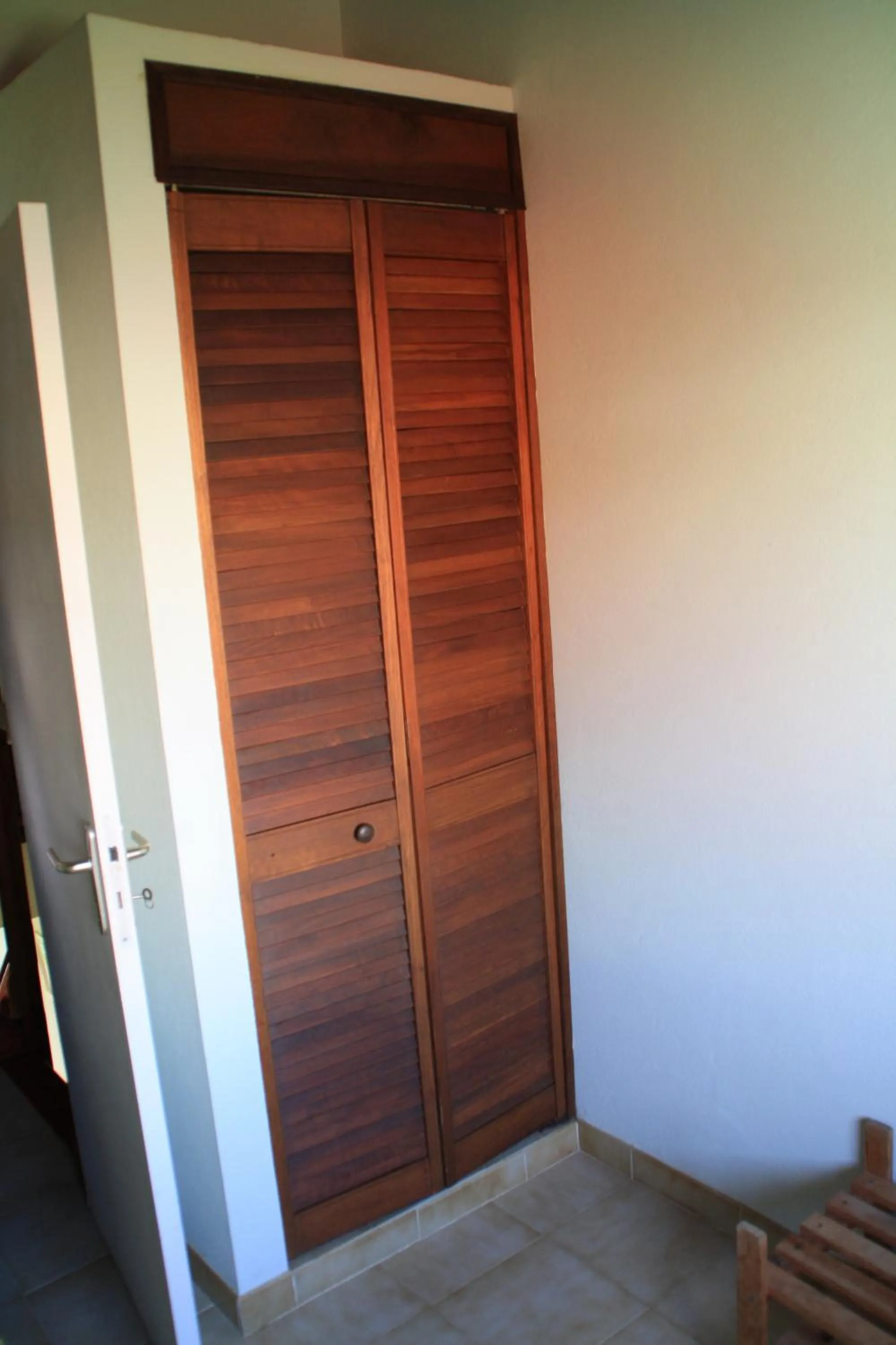 wardrobe in Résidence Sucrerie Motel - Les Anses-d'Arlets - Martinique