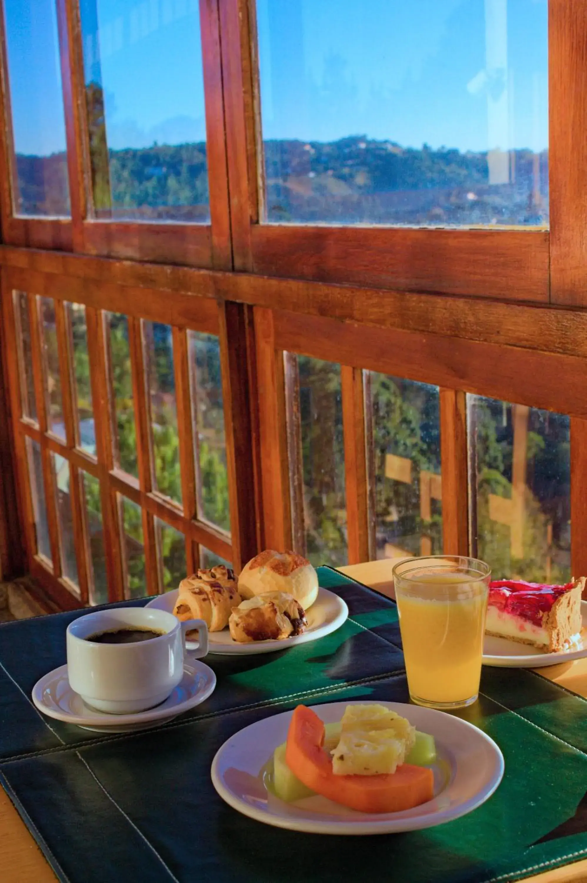 Breakfast in Summit Suítes Hotel Campos do Jordão Breakfast in Summit Suítes Hotel Campos do Jordão