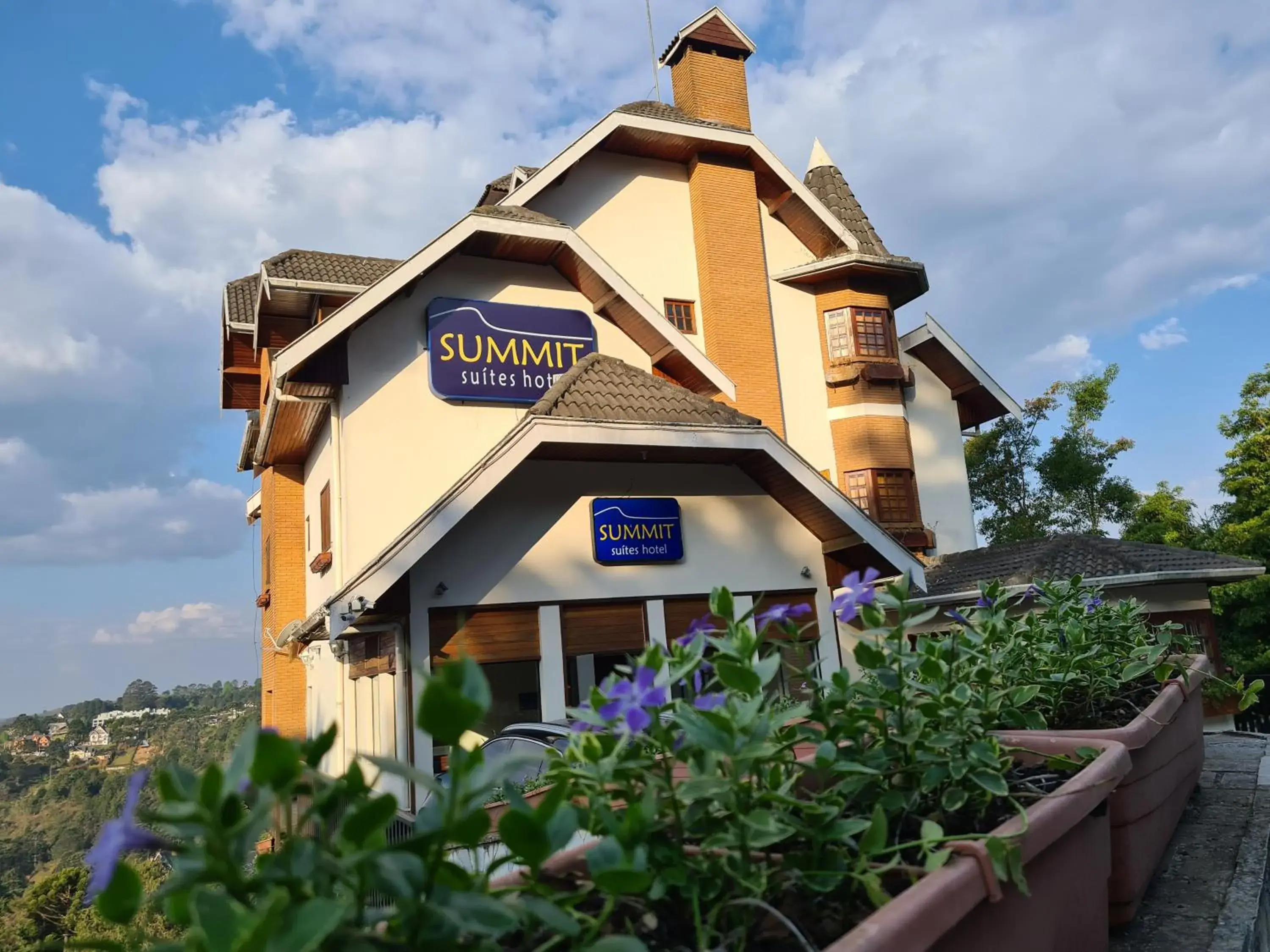 Property building in Summit Suítes Hotel Campos do Jordão Property building in Summit Suítes Hotel Campos do Jordão