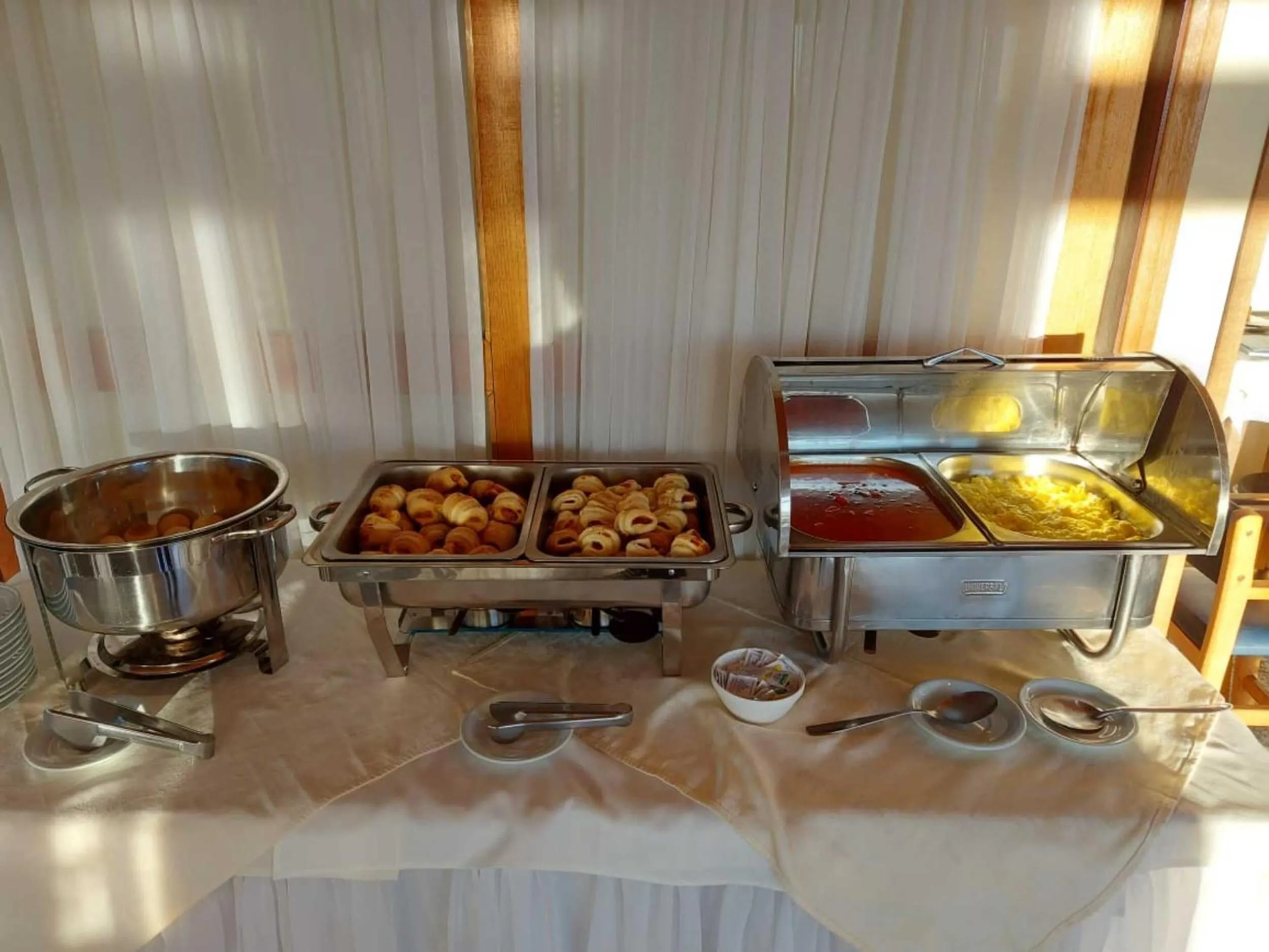 Breakfast in Summit Suítes Hotel Campos do Jordão