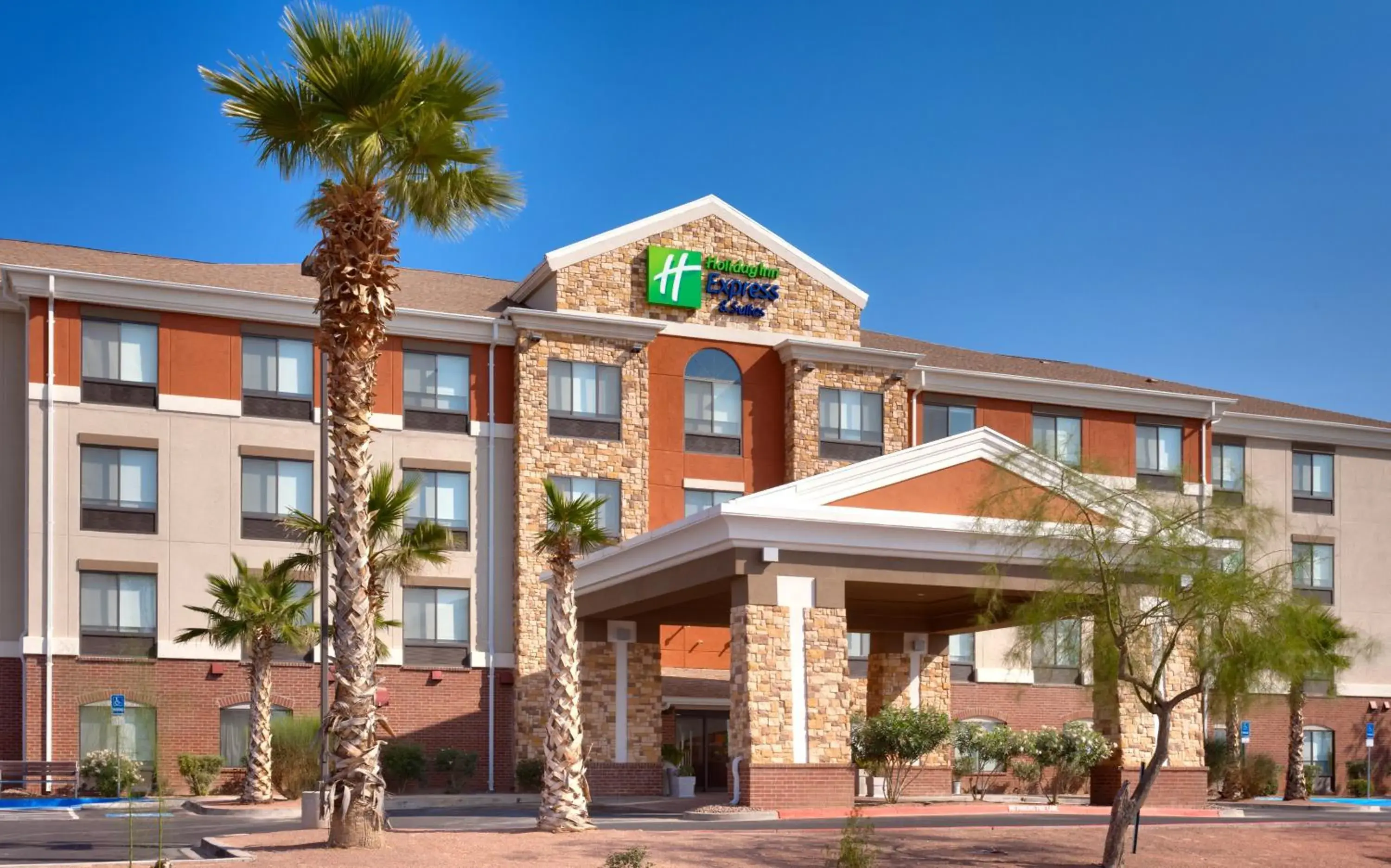Property building in Holiday Inn Express El Paso I-10 East by IHG Property building in Holiday Inn Express El Paso I-10 East by IHG