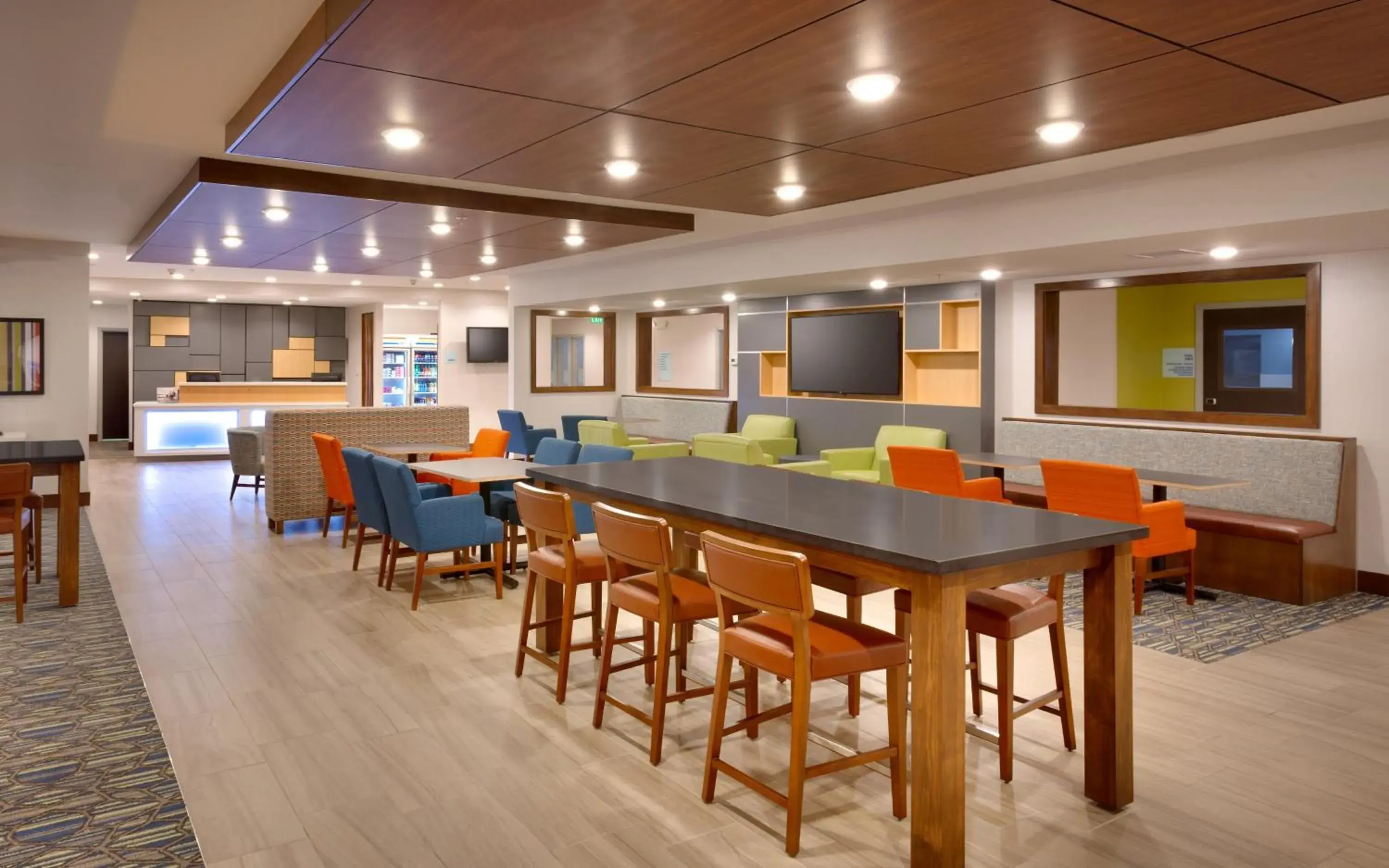 Property building in Holiday Inn Express El Paso I-10 East by IHG Property building in Holiday Inn Express El Paso I-10 East by IHG