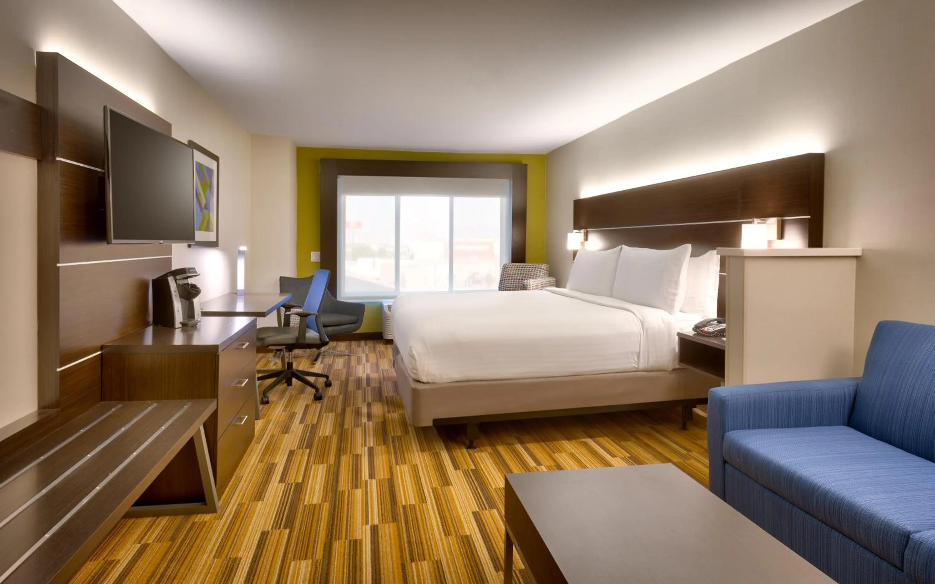 Photo of the whole room, Bed in Holiday Inn Express El Paso I-10 East by IHG