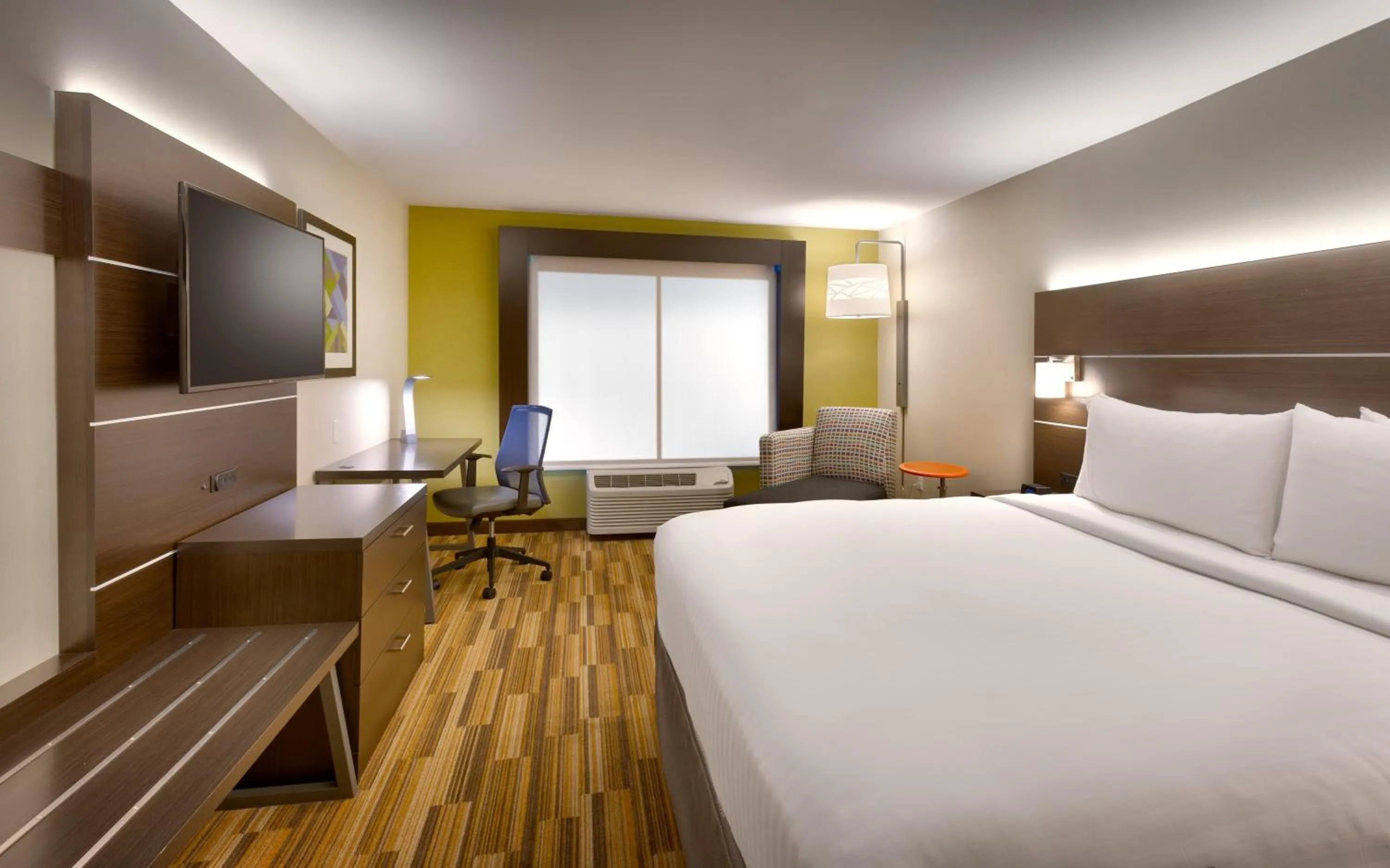 Photo of the whole room, Bed in Holiday Inn Express El Paso I-10 East by IHG