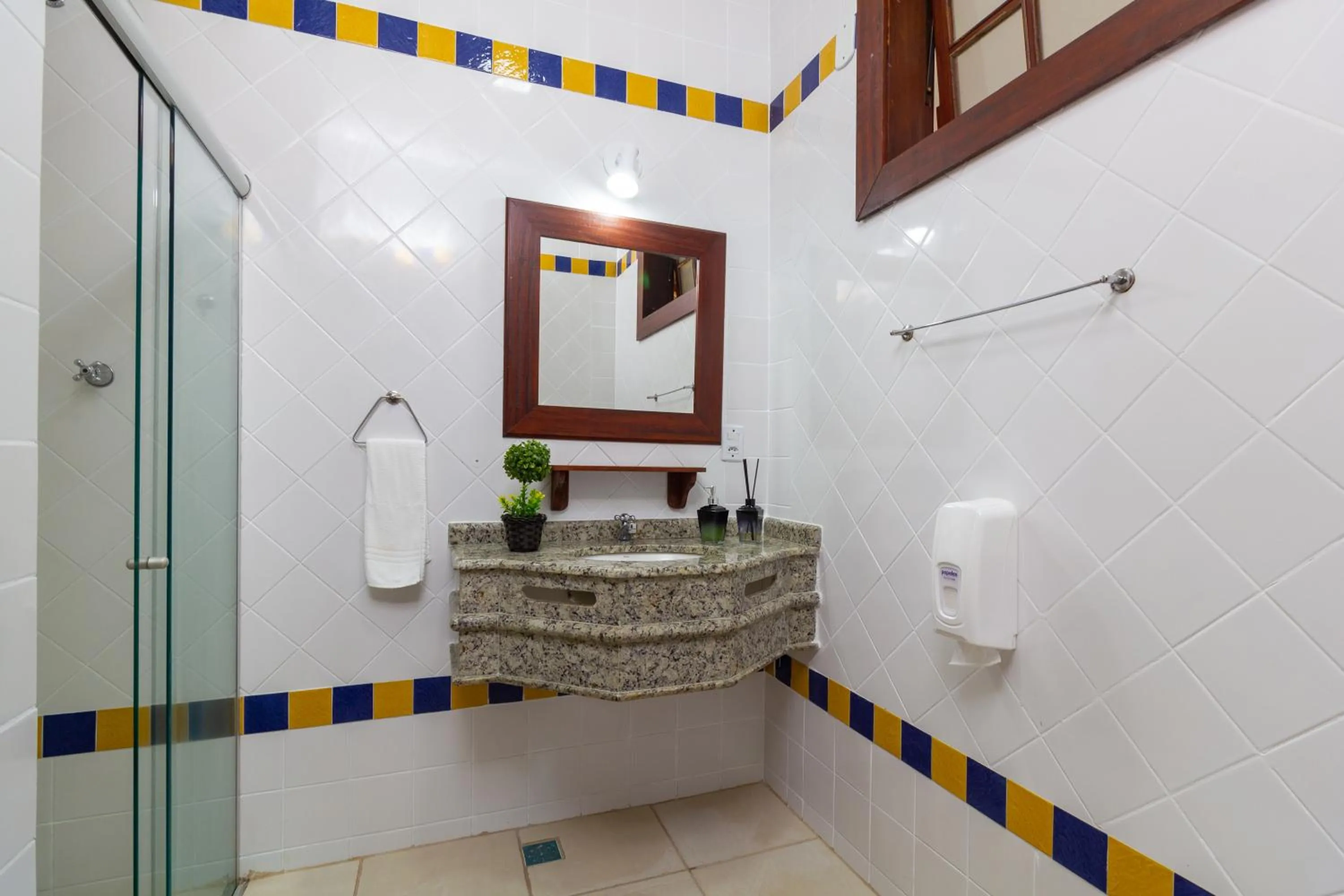 Toilet in Pousada Cicerone - Portal das Artes - Com Gerador de Energia