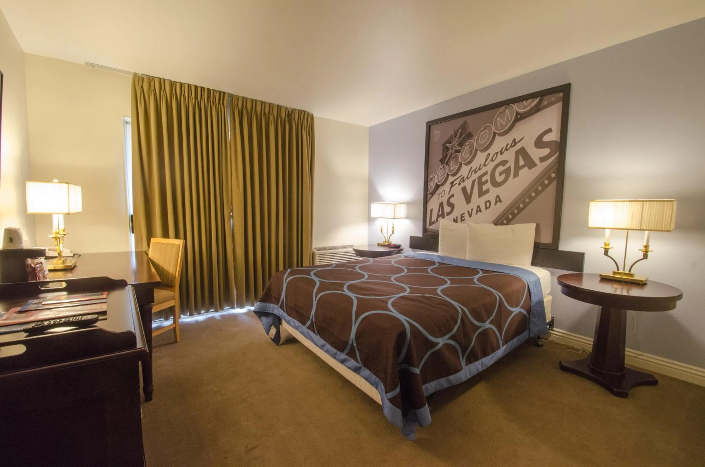 Bed in Super 8 by Wyndham Las Vegas North Strip/Fremont St. Area
