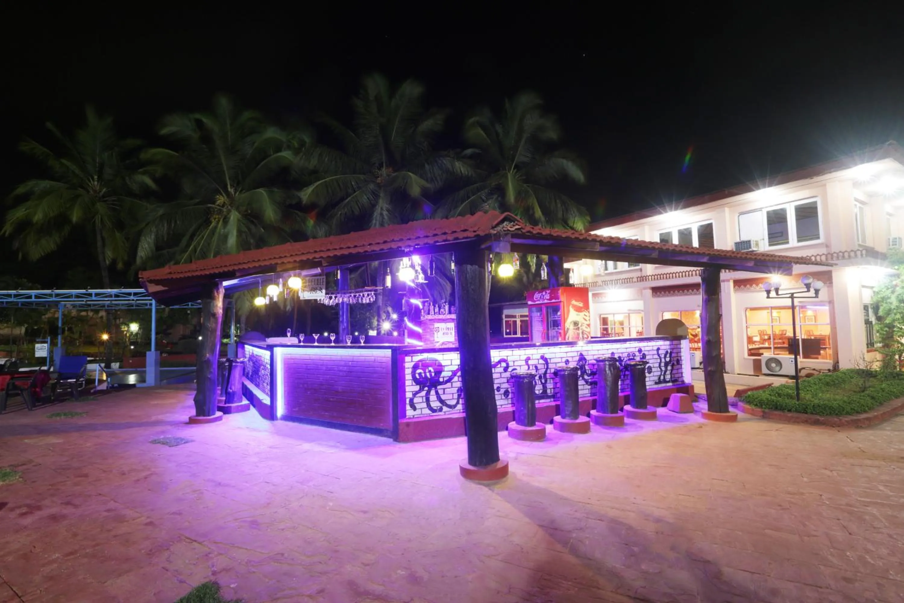 Lounge or bar in The Byke Old Anchor Beach Resort & Spa