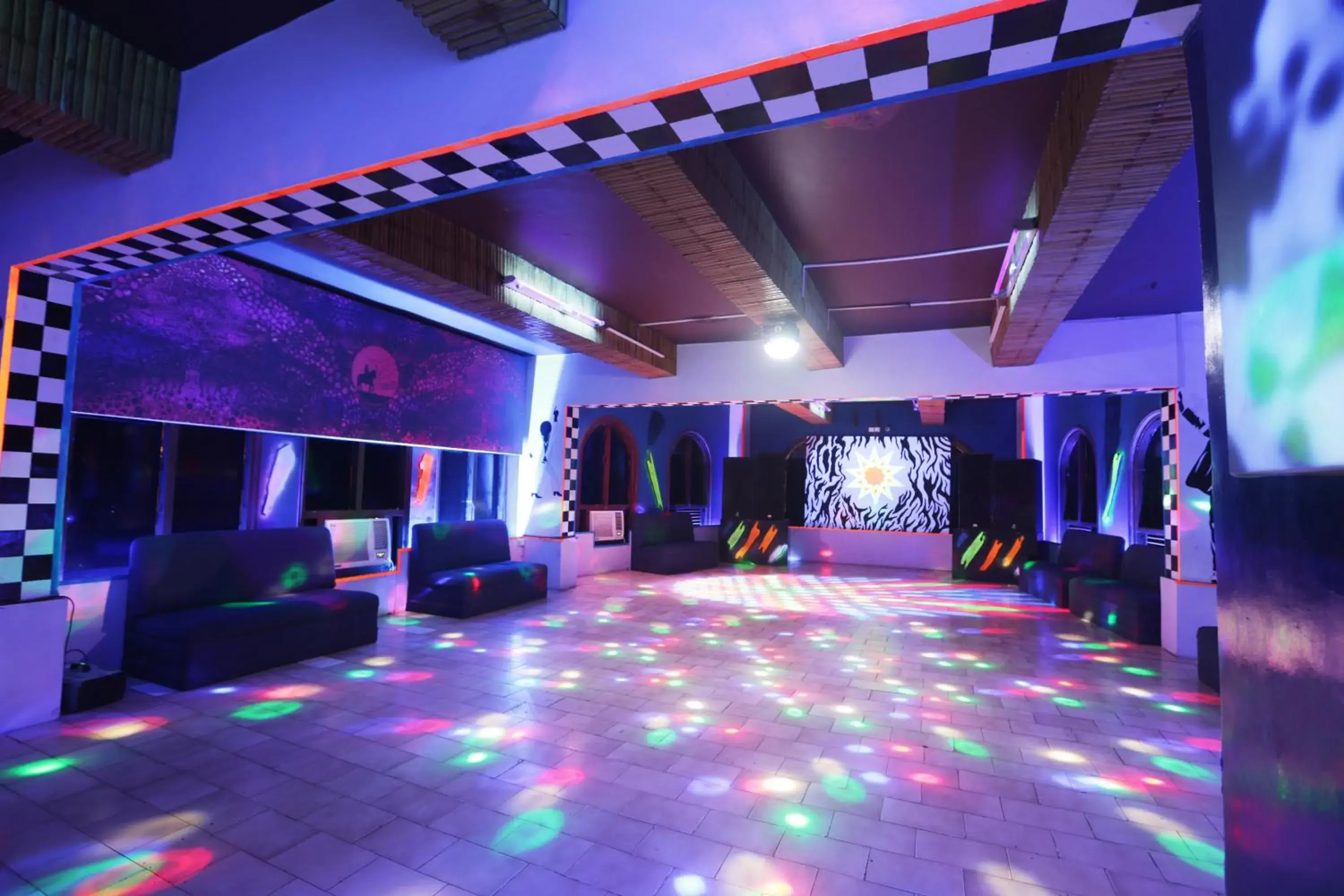 Lounge or bar in The Byke Old Anchor Beach Resort & Spa Lounge or bar in The Byke Old Anchor Beach Resort & Spa