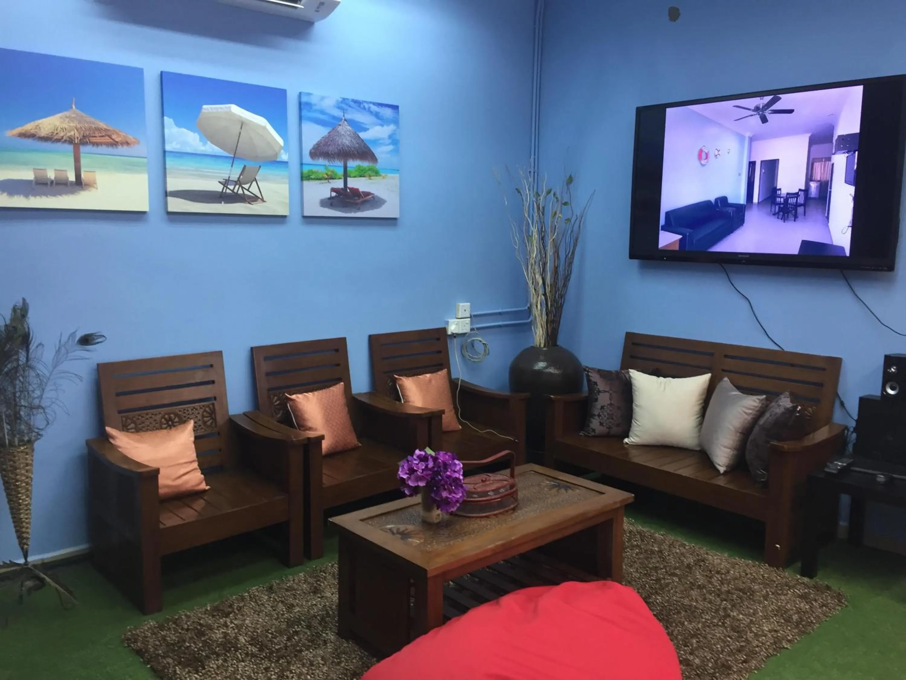 Adina Drive In Motel