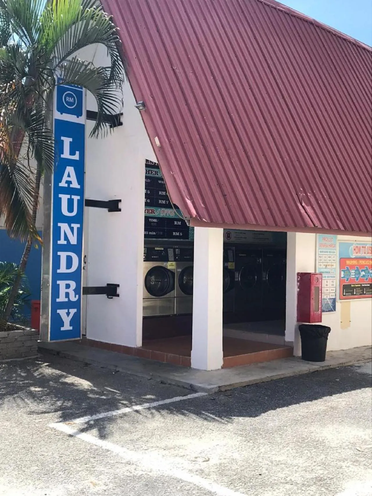 Adina Drive In Motel