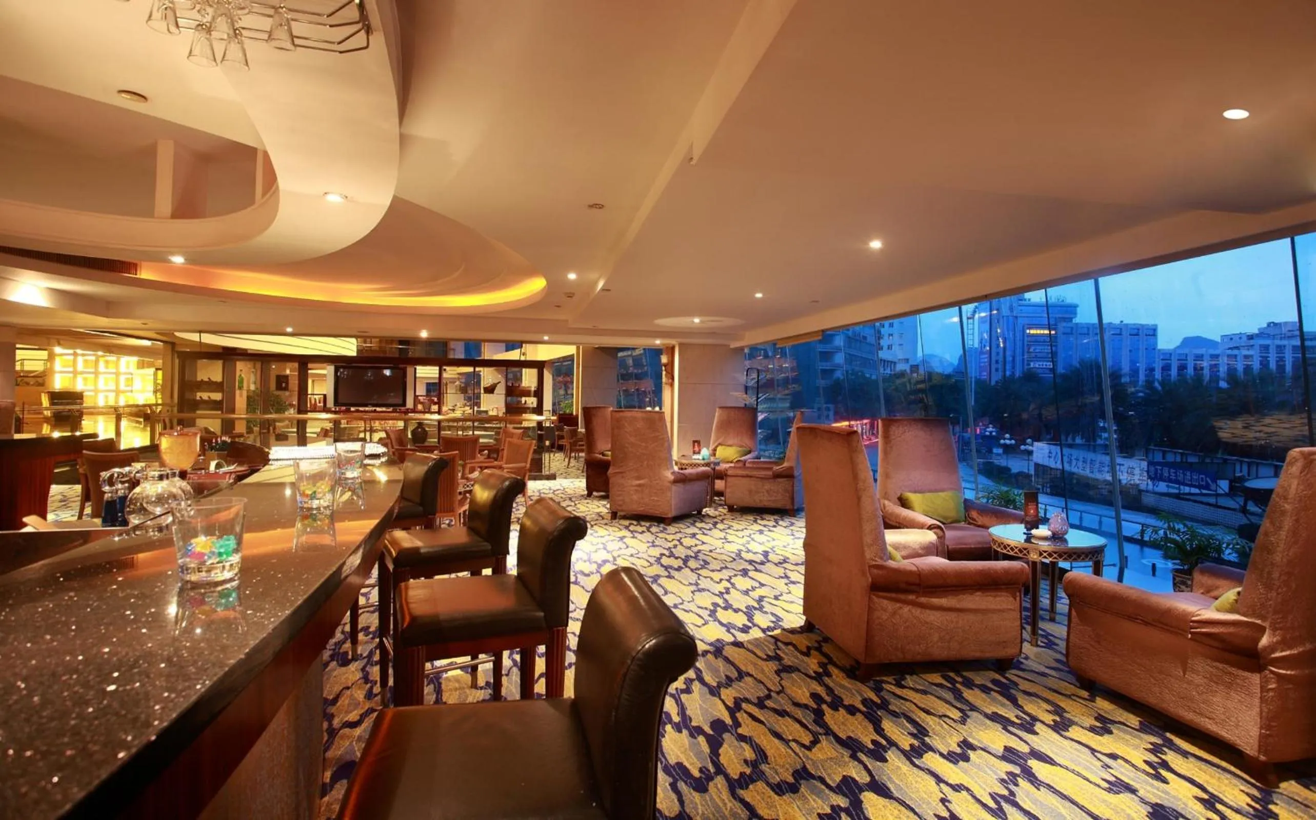 Restaurant/places to eat in Lijiang Waterfall Hotel Guilin