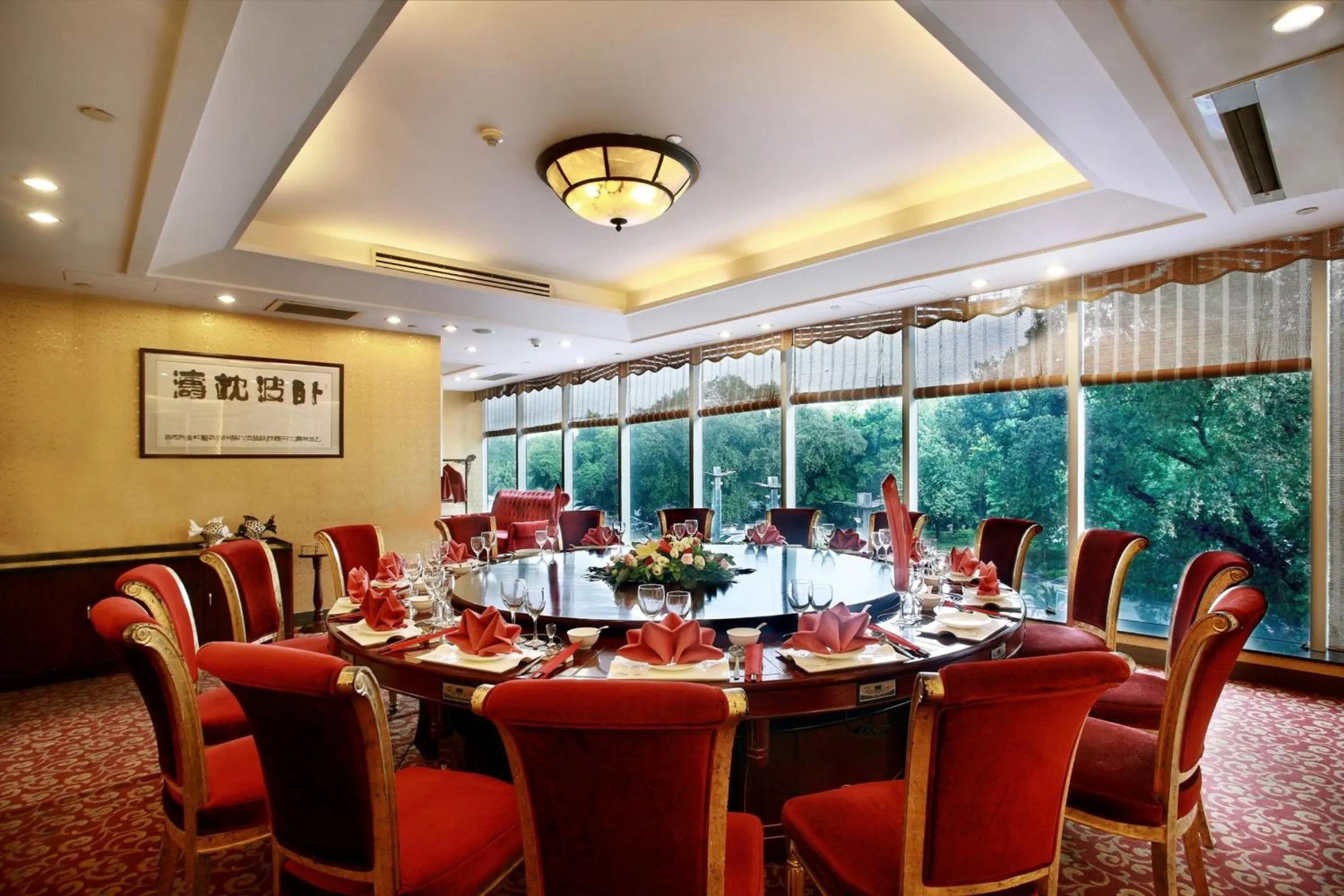 Restaurant/places to eat in Lijiang Waterfall Hotel Guilin