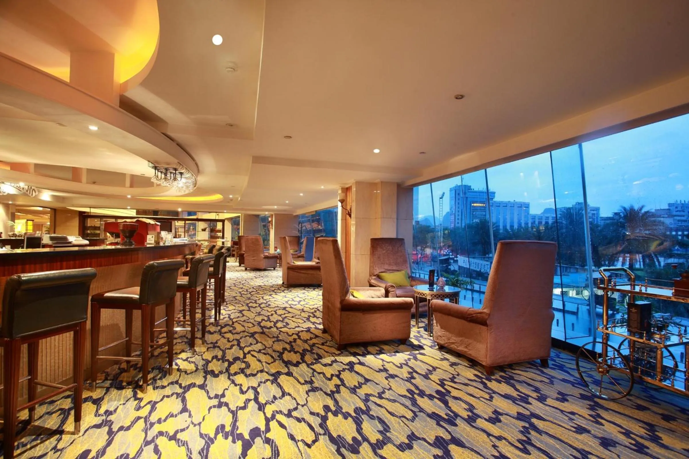 Restaurant/places to eat in Lijiang Waterfall Hotel Guilin