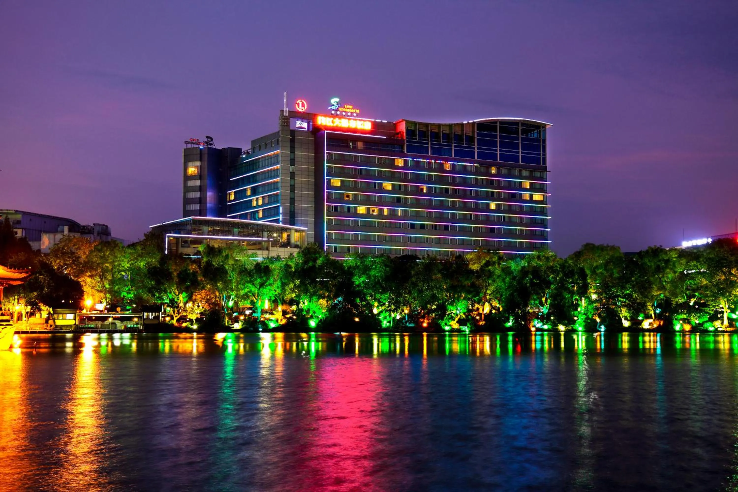 Property building in Lijiang Waterfall Hotel Guilin