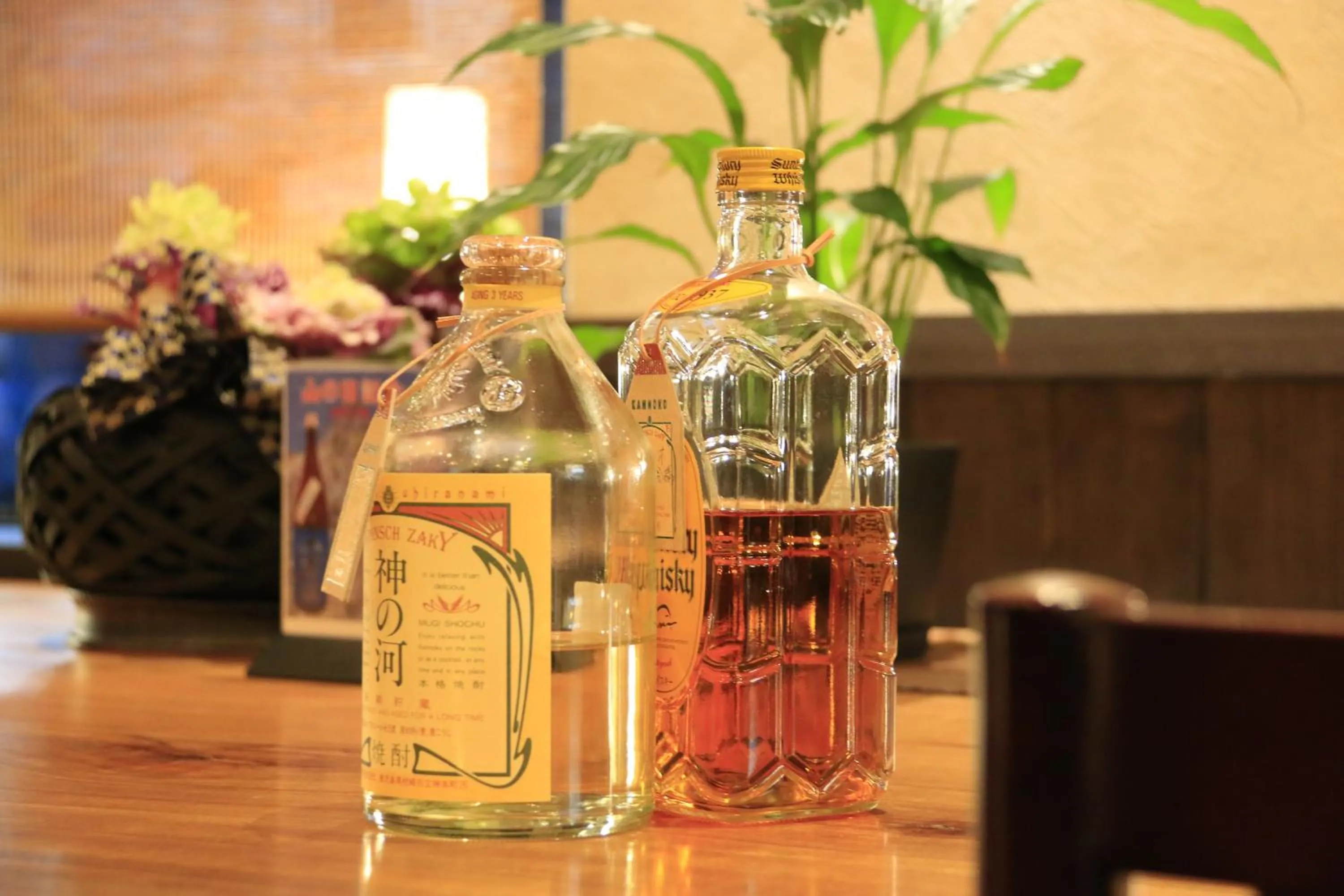 Restaurant/places to eat in Hotel New Station