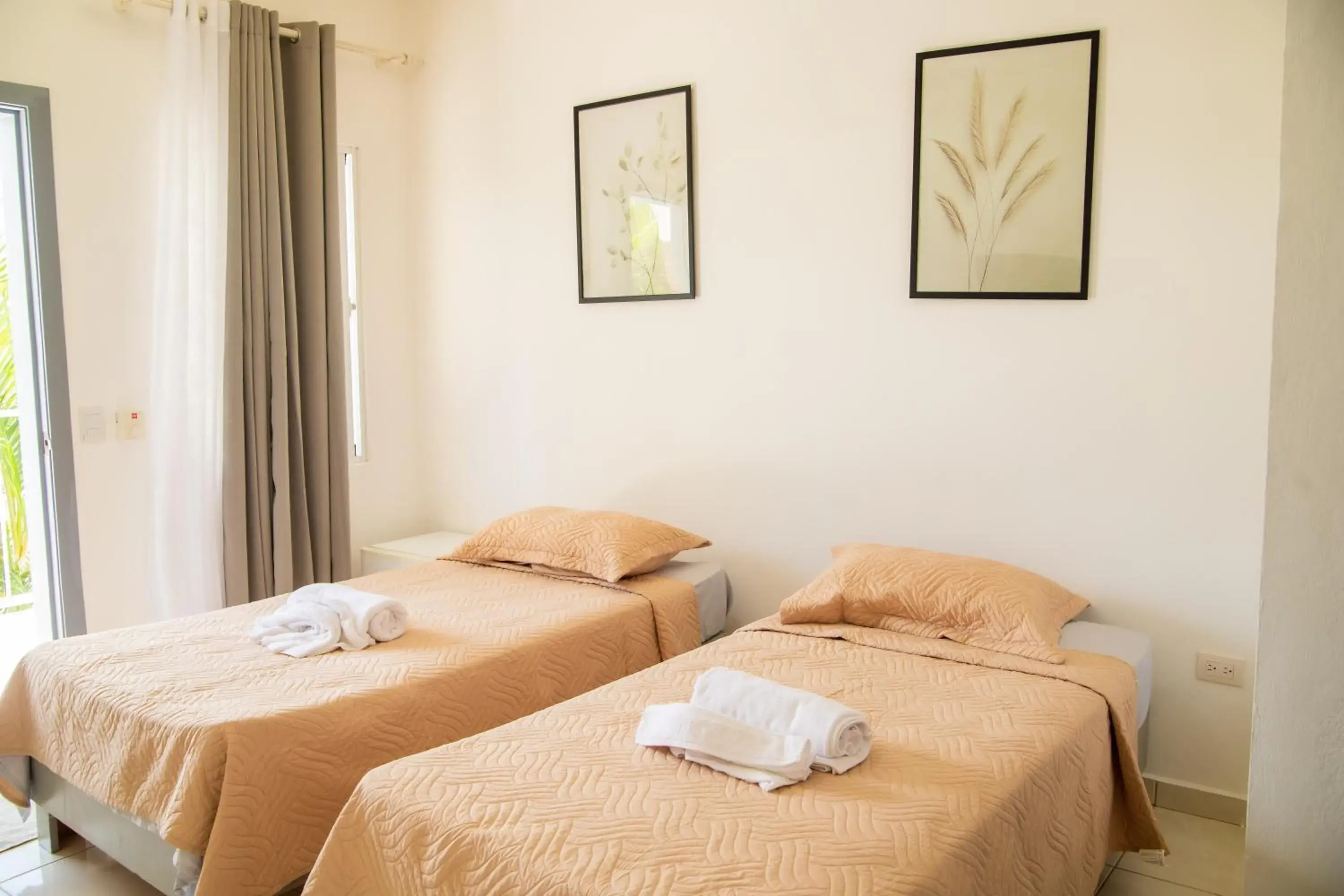 Twin Room in Hotel Casa Pierretta Twin Room in Hotel Casa Pierretta